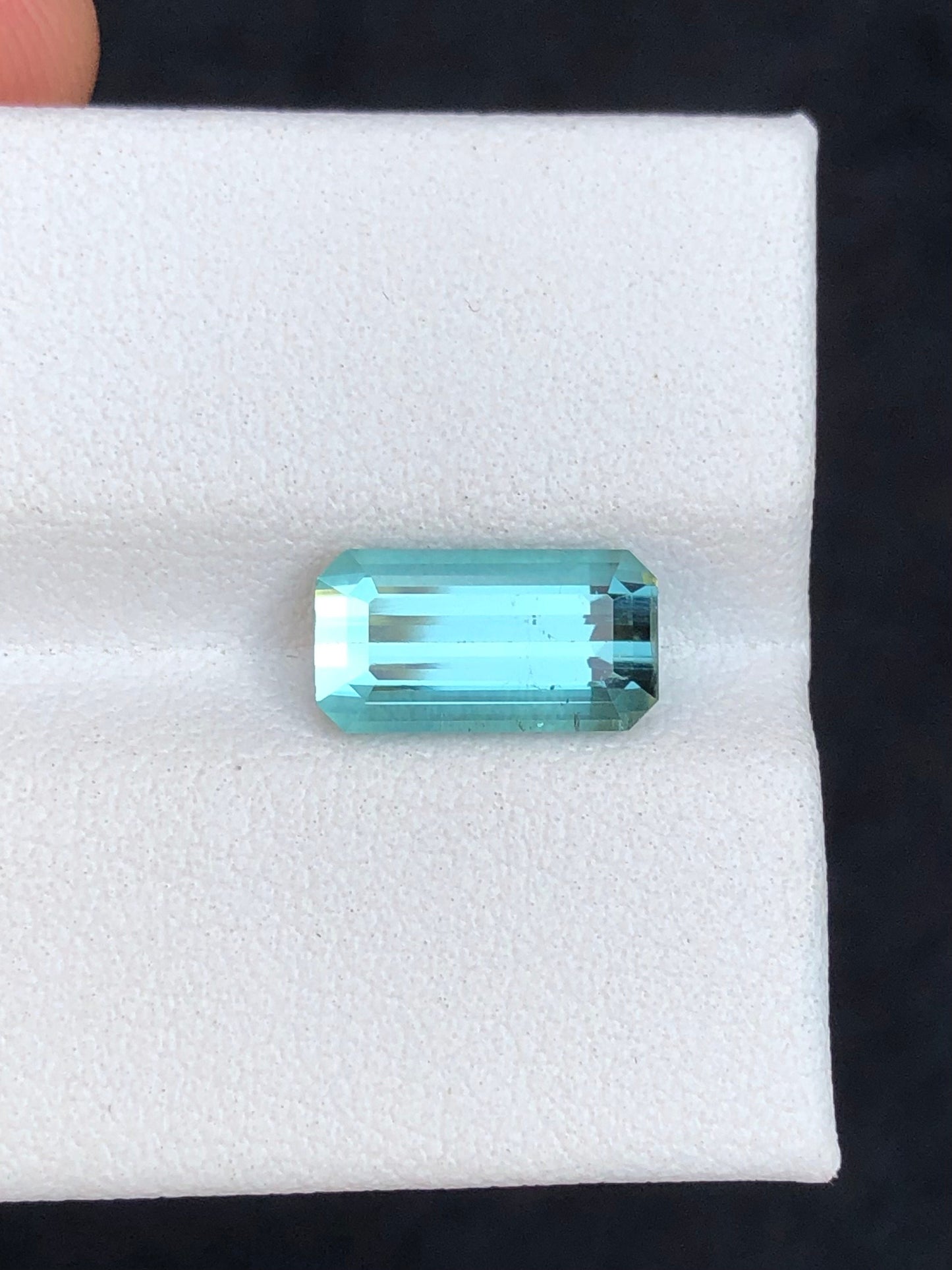 Ocean blue tourmaline 2.40 carat