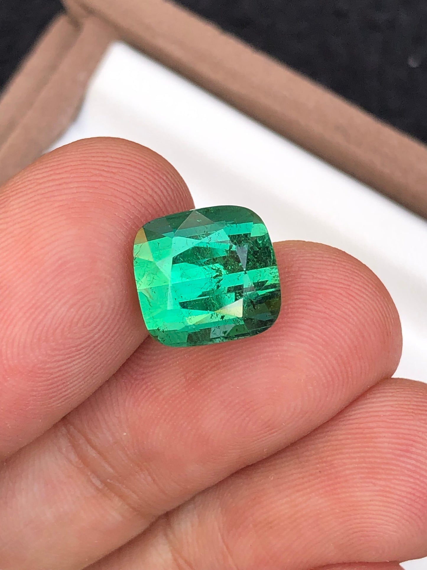 Green tourmaline 7.10 carat origin Afghanistan