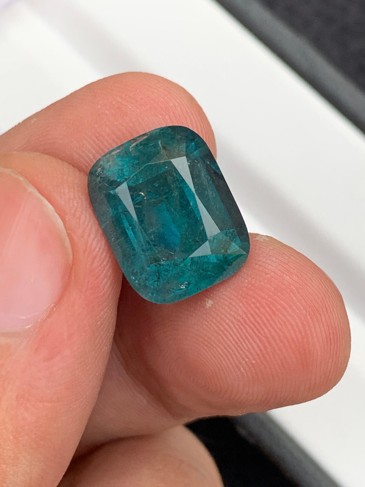 Indicolite tourmaline 10 carat