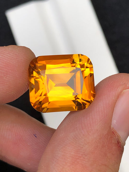 Madrine citrine 12.70 carat