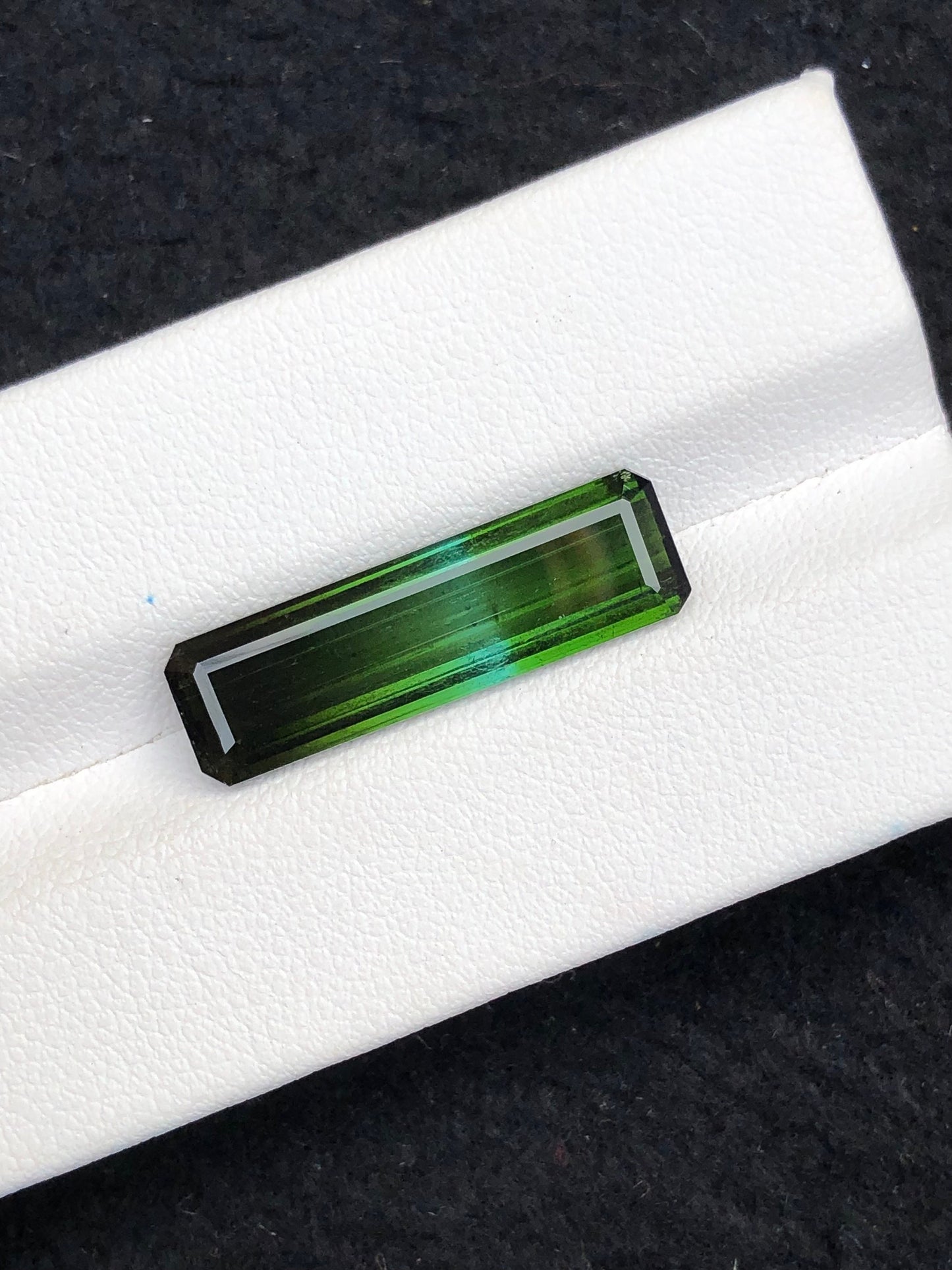 Natural Bicolour tourmaline 7.50 carat