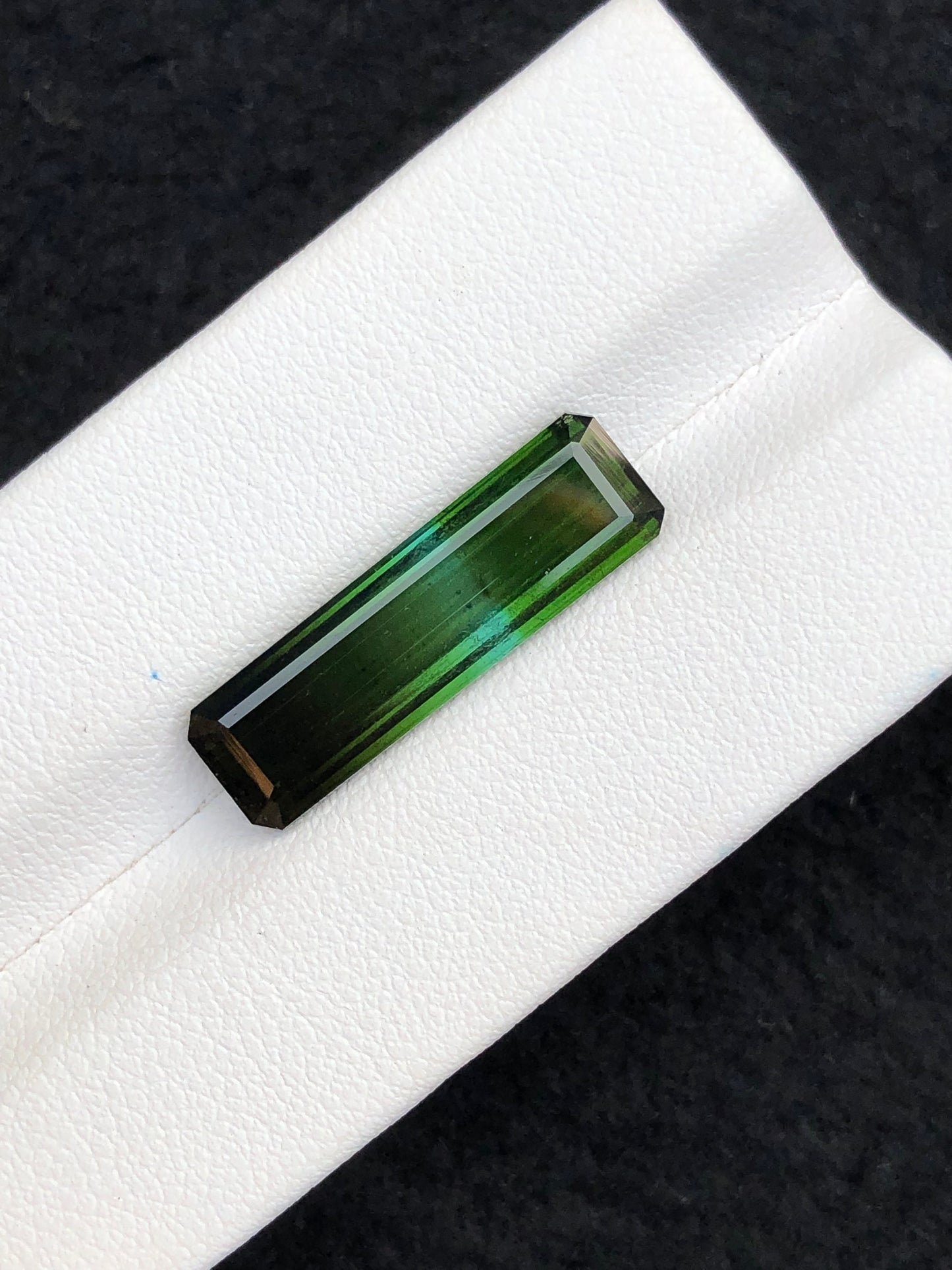 Natural Bicolour tourmaline 7.50 carat