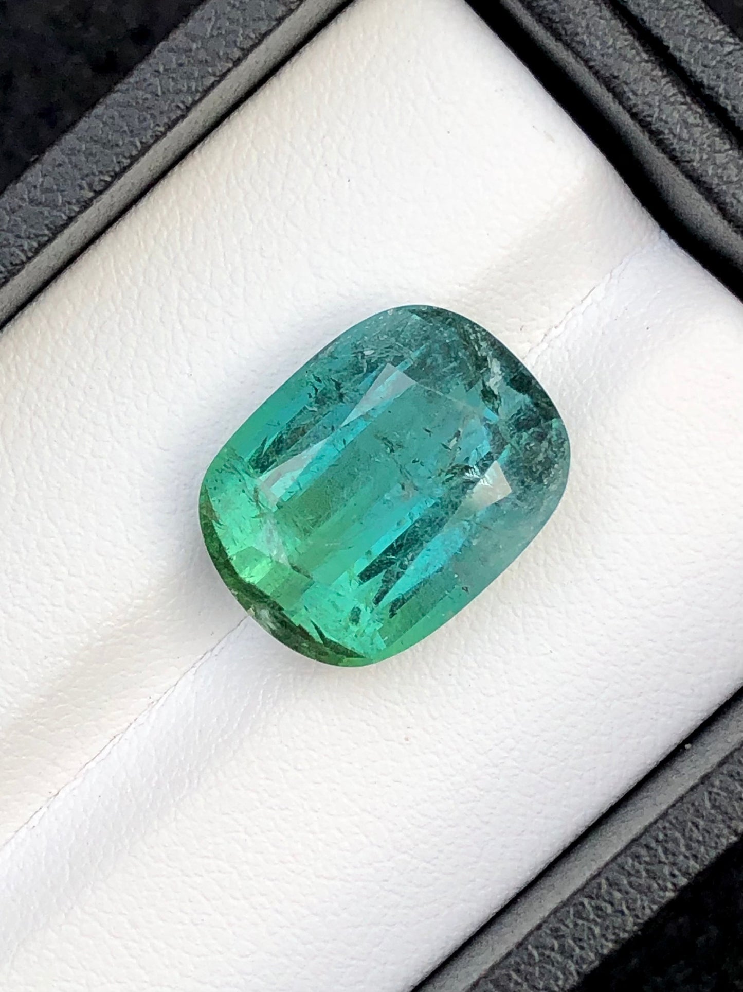 Bluish green tourmaline 13.65 carat