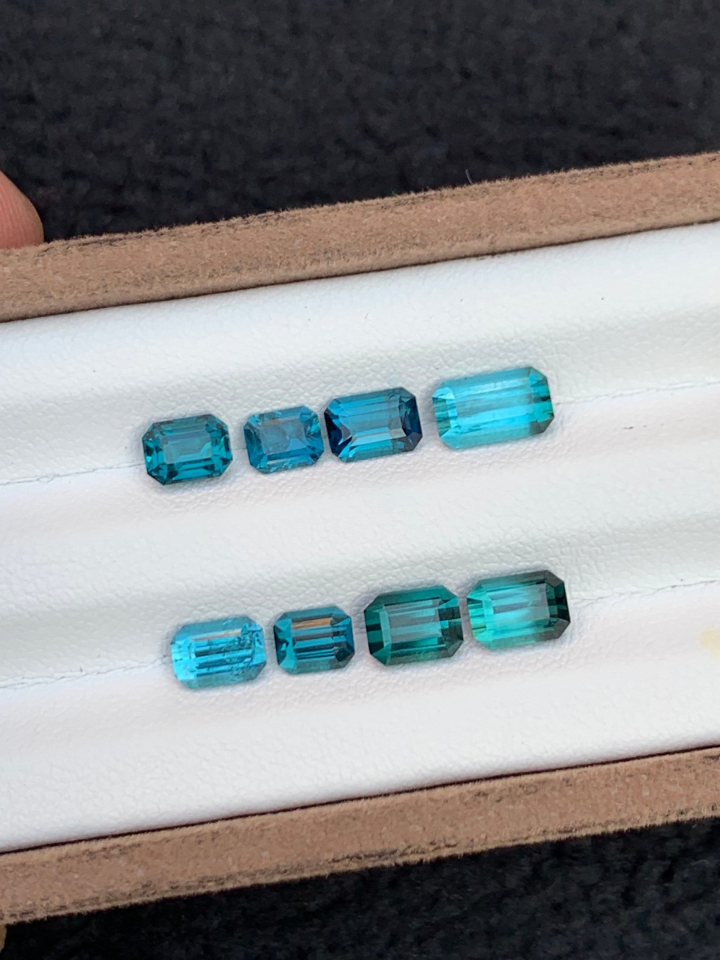 6 carats Neon blue tourmaline lot natural