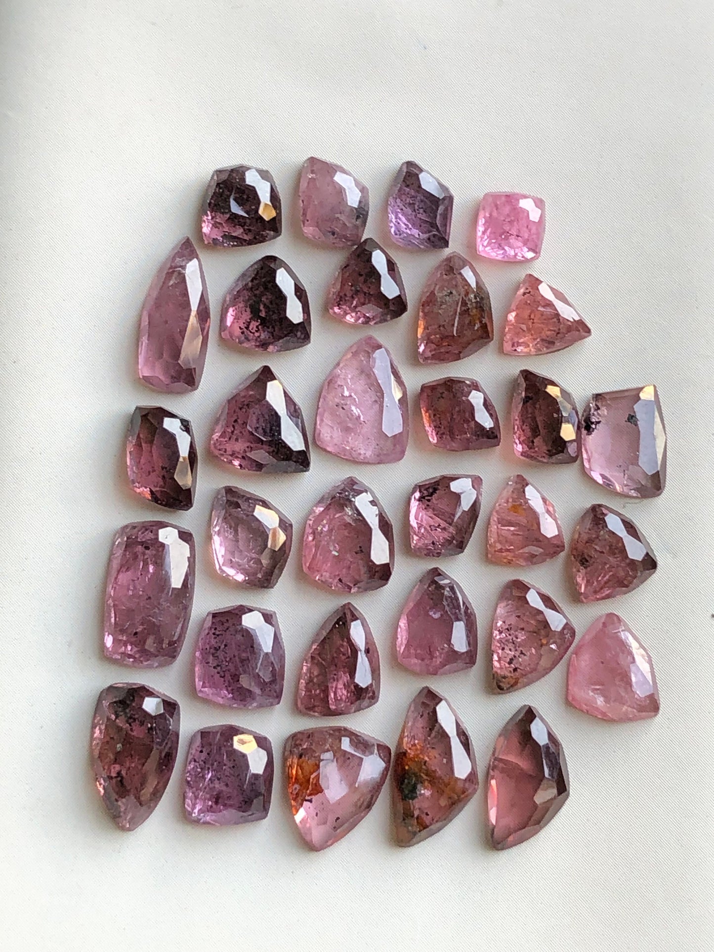 Spinal rose cuts lot origin Afghanistan badakhshan mines 46.70 carats