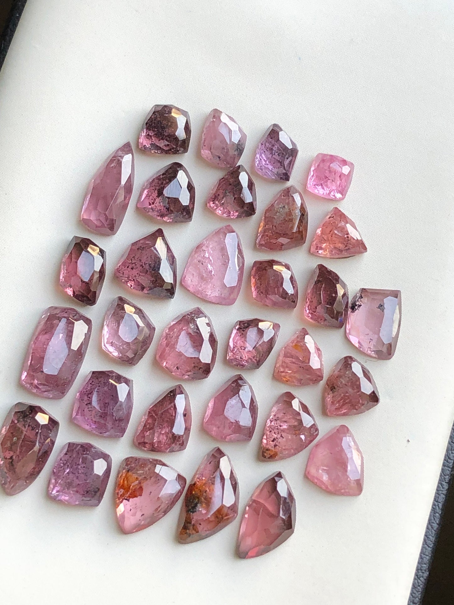 Spinal rose cuts lot origin Afghanistan badakhshan mines 46.70 carats