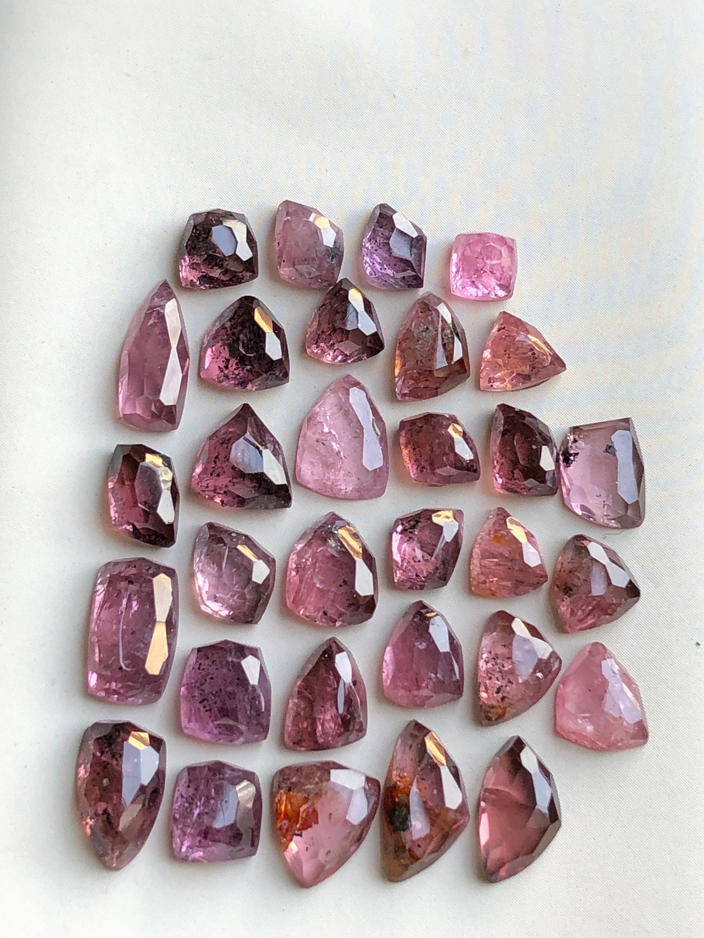 Spinal rose cuts lot origin Afghanistan badakhshan mines 46.70 carats