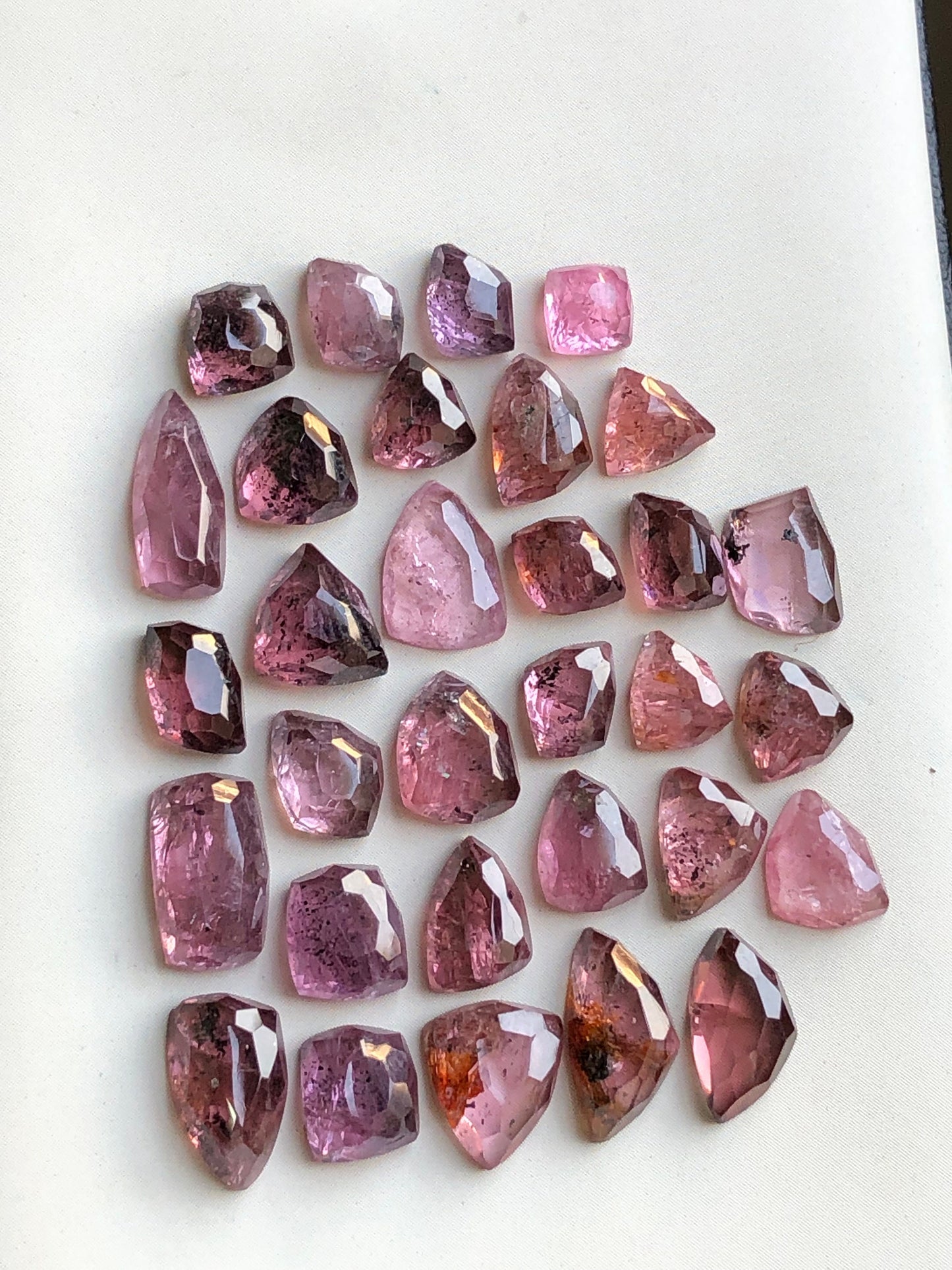 Spinal rose cuts lot origin Afghanistan badakhshan mines 46.70 carats