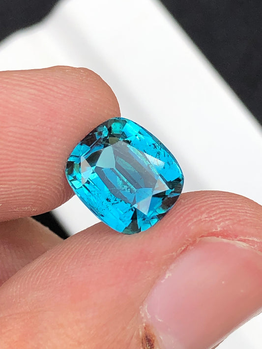 Neon blue tourmaline 3.75 carat