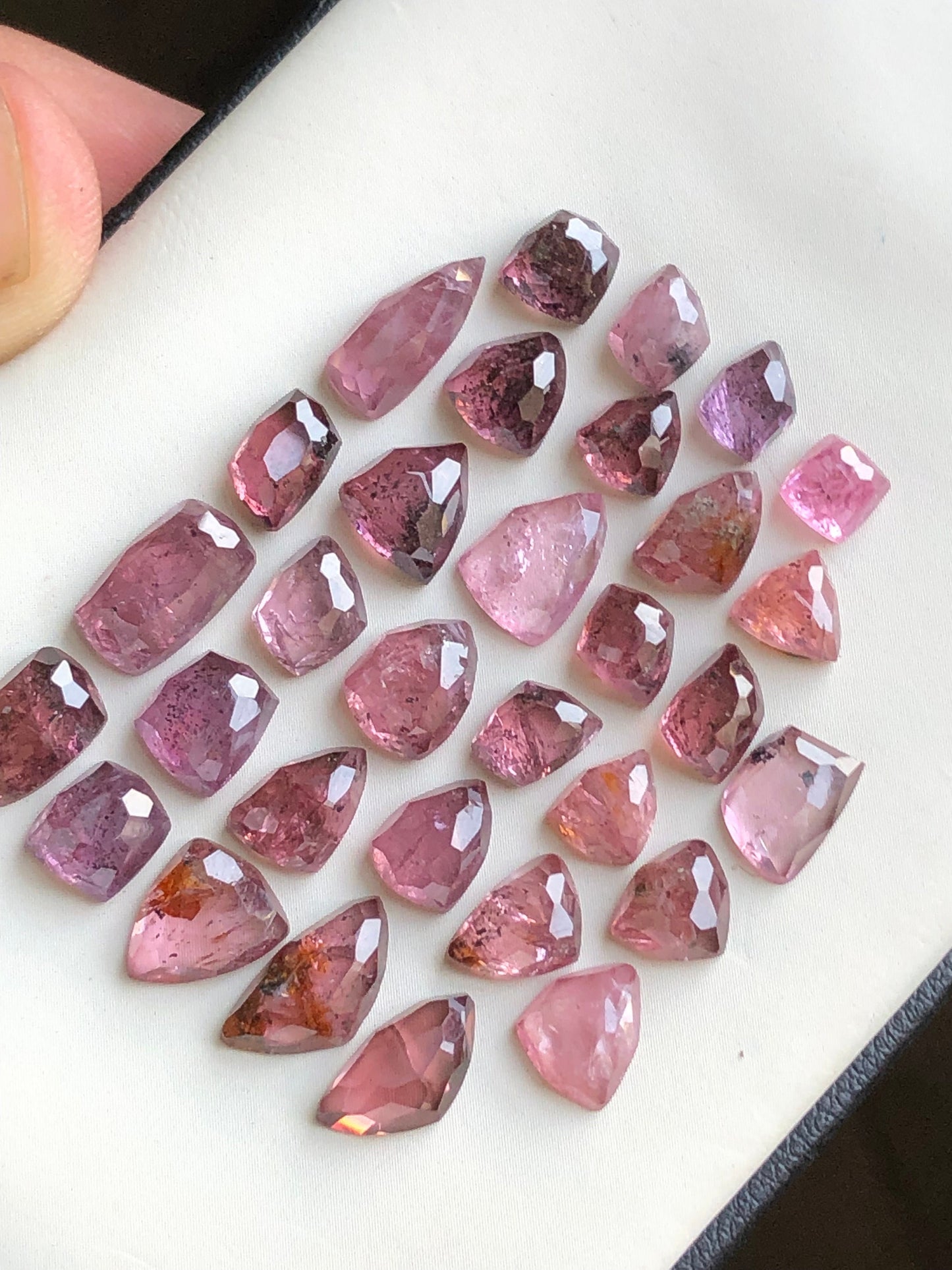 Spinal rose cuts lot origin Afghanistan badakhshan mines 46.70 carats