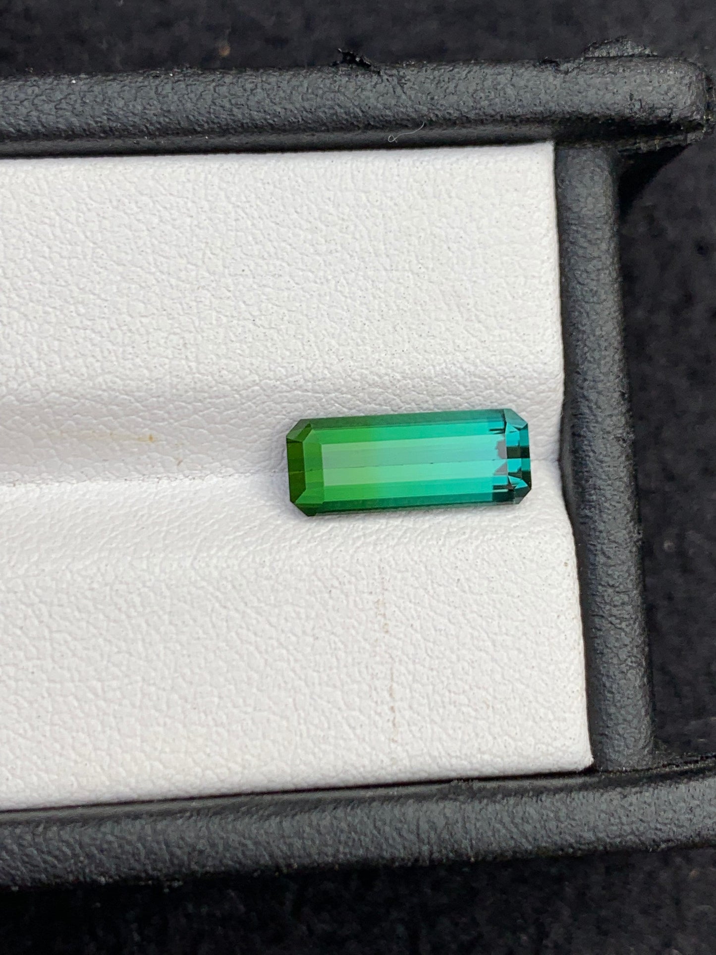 2.60 ct faceted blue green tourmaline dimension:13*5*4mm