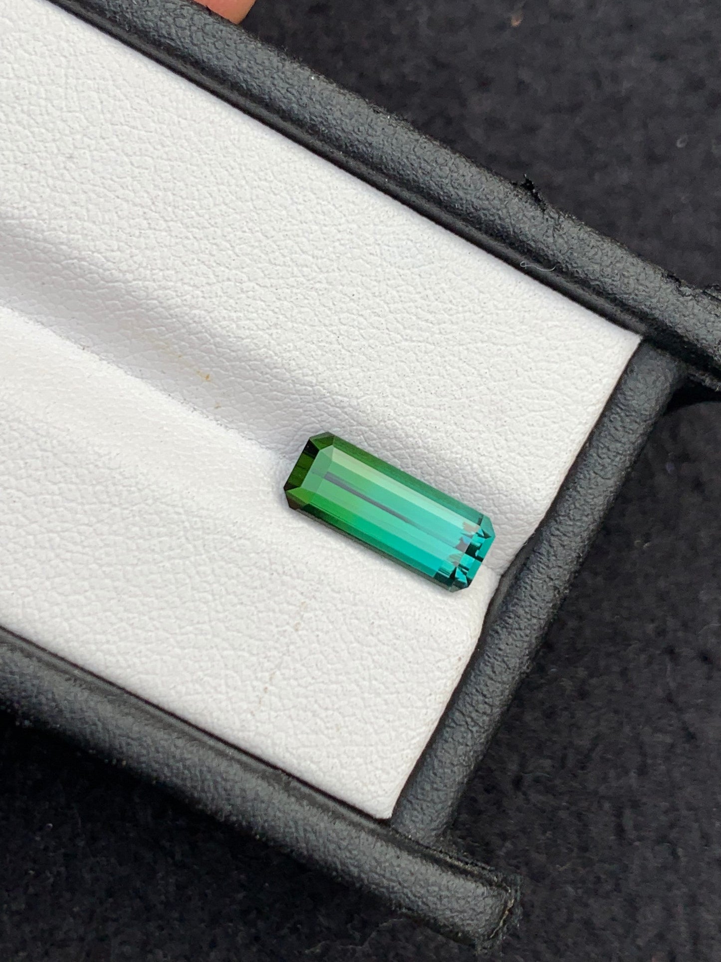 2.60 ct faceted blue green tourmaline dimension:13*5*4mm