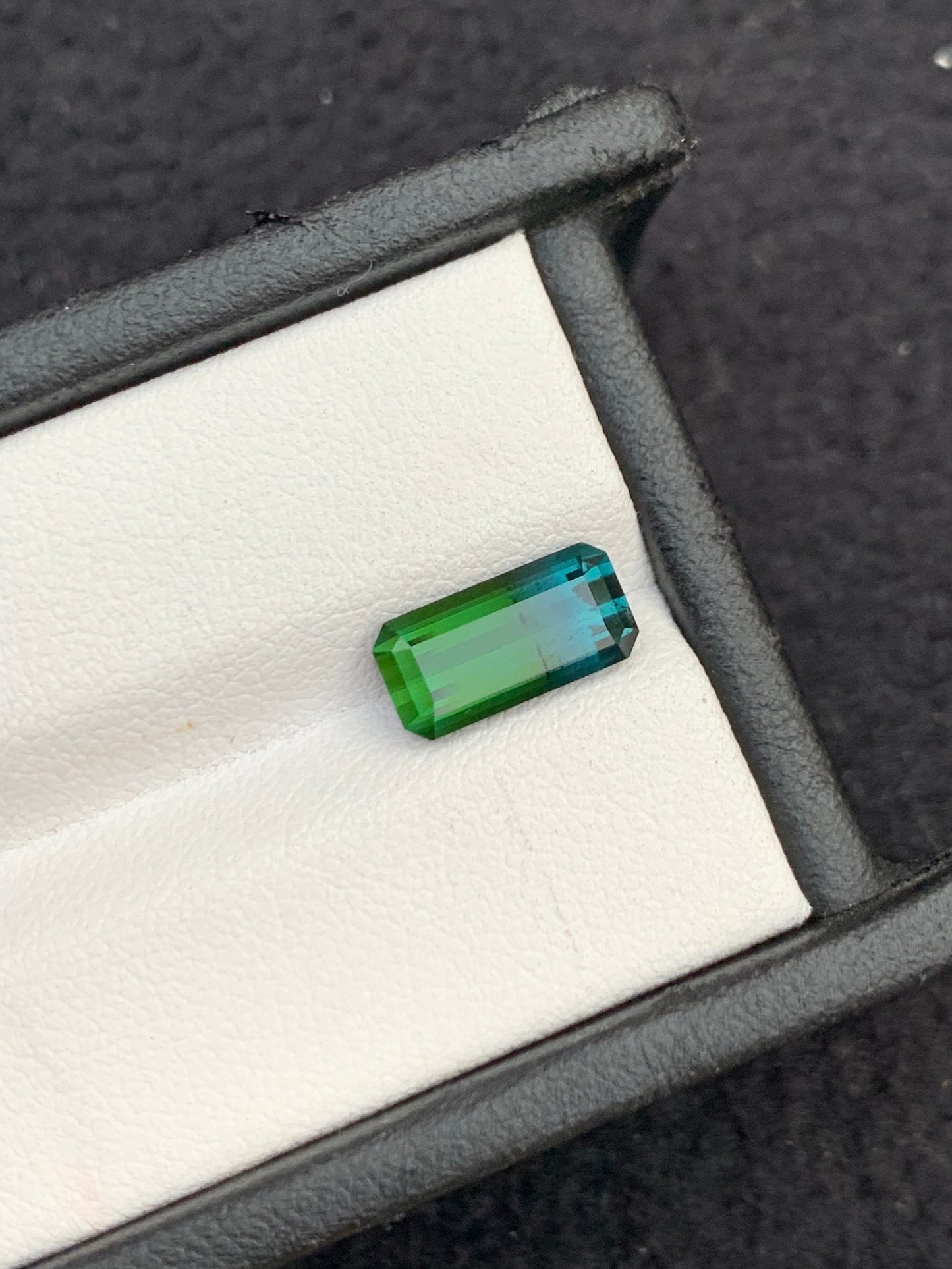 2.50 ct faceted I colour tourmaline dimension:11*6*5mm