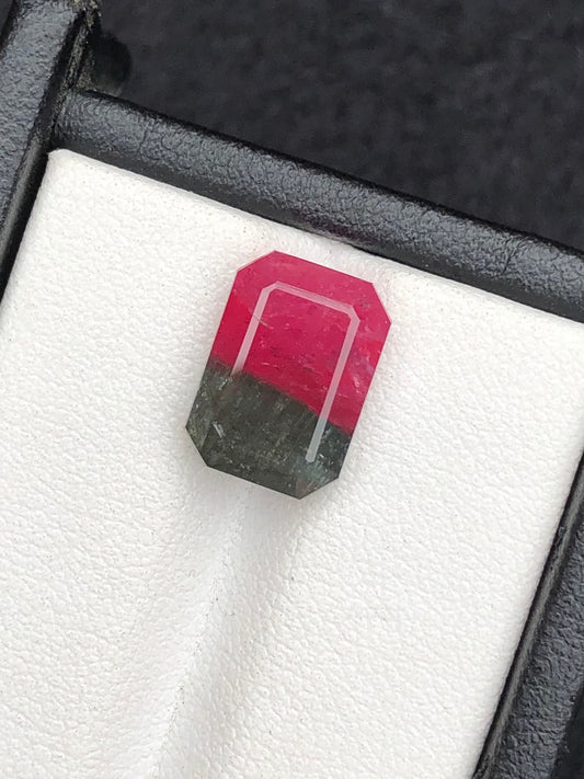 6.50 ct bi colour tourmaline dimension:12*8.5*6mm