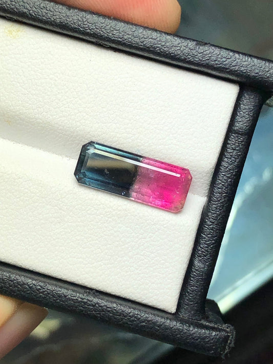 4 carat unique bi colour tourmaline origin Afghanistan