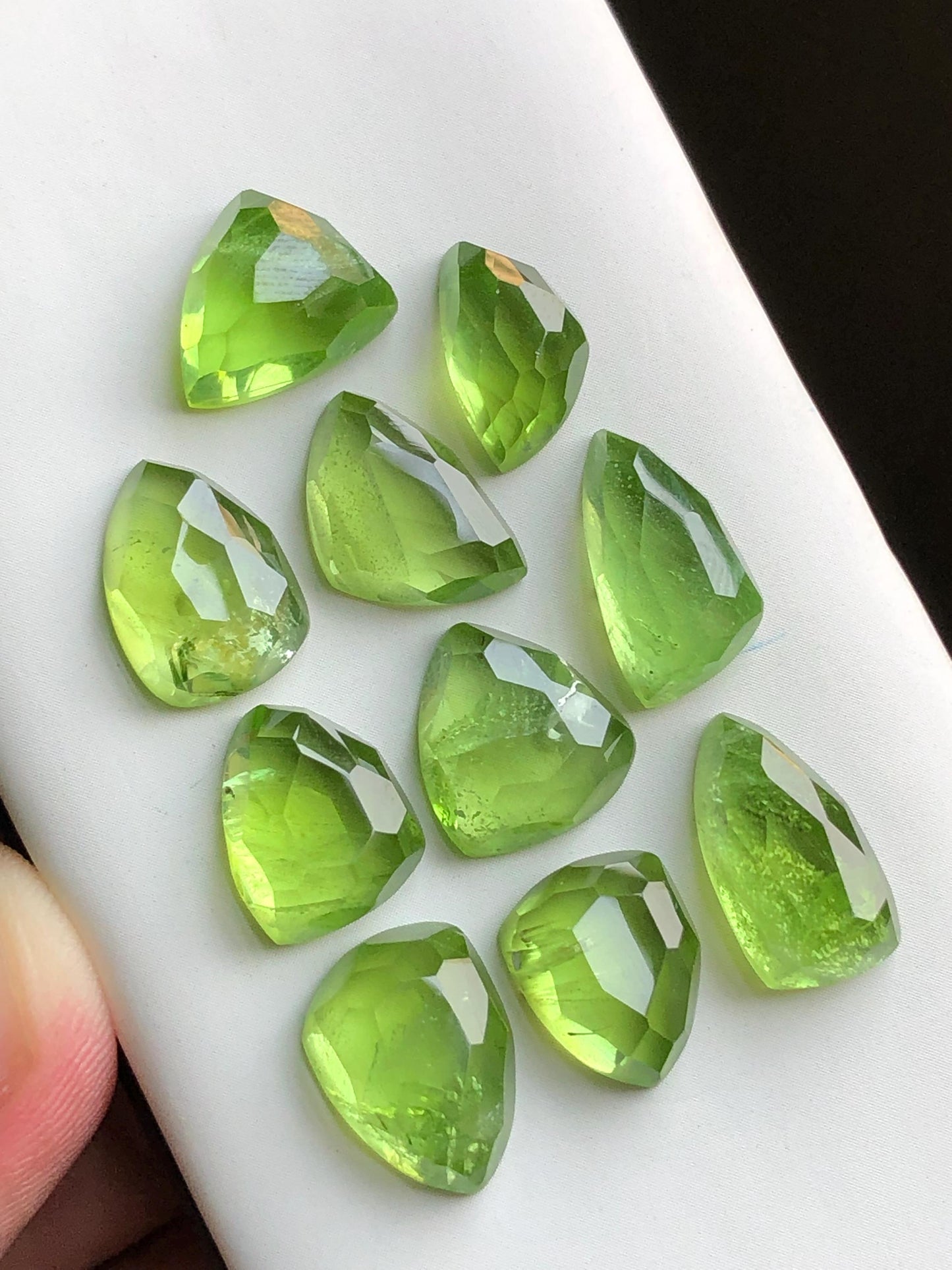 59.80 carats Peridot rose cuts lot