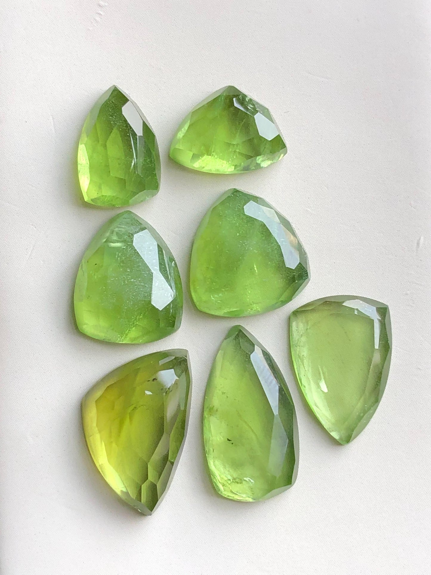 70 carats Peridot rose cuts lot