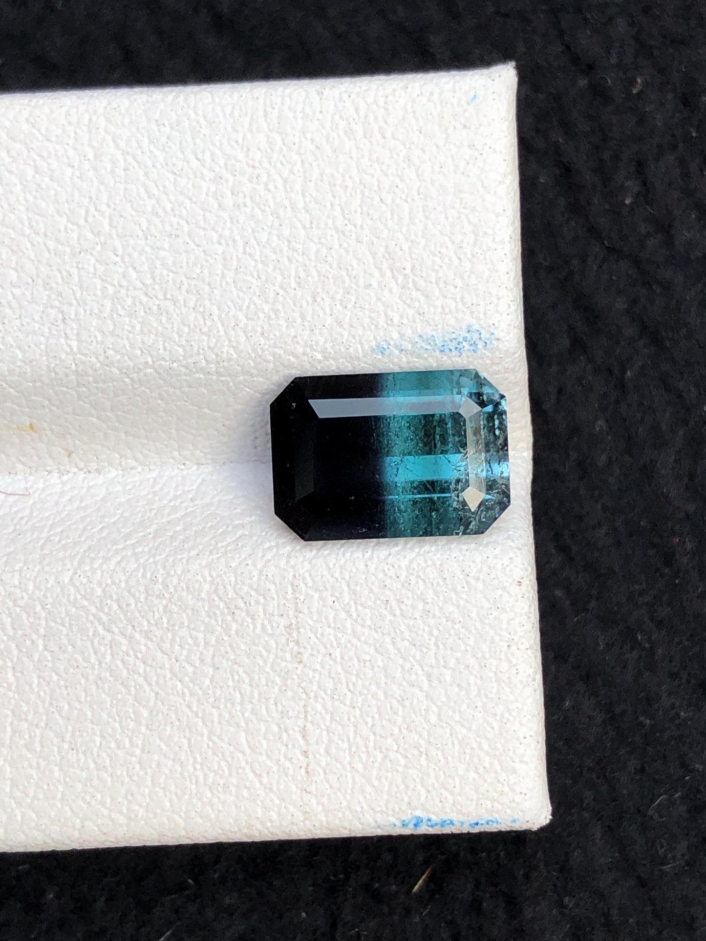 3.25 ct faceted bi colour tourmaline dimension:10*7*5mm