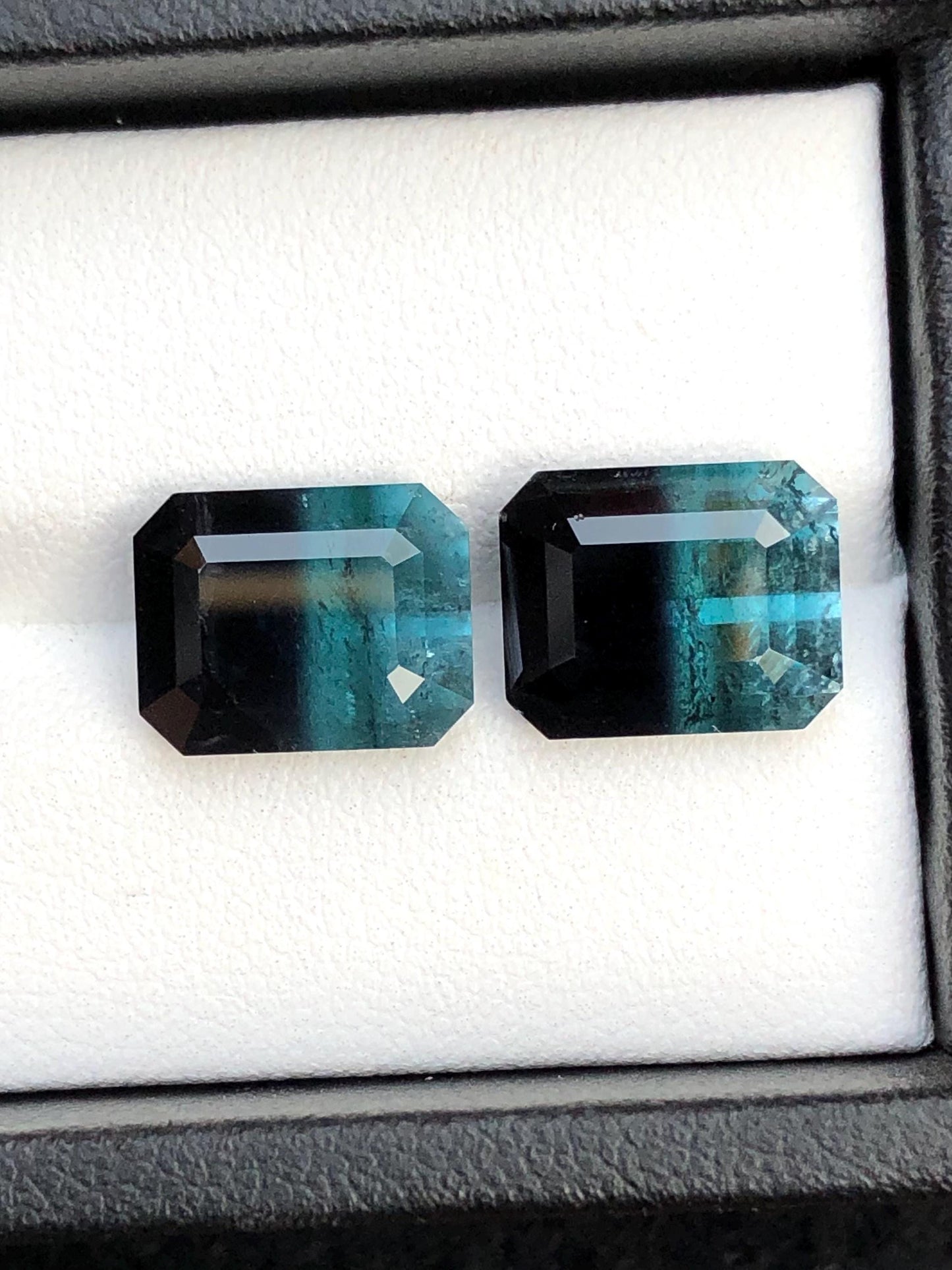 11.70 ct faceted bi colour tourmaline pair dimension:11*8*7mm