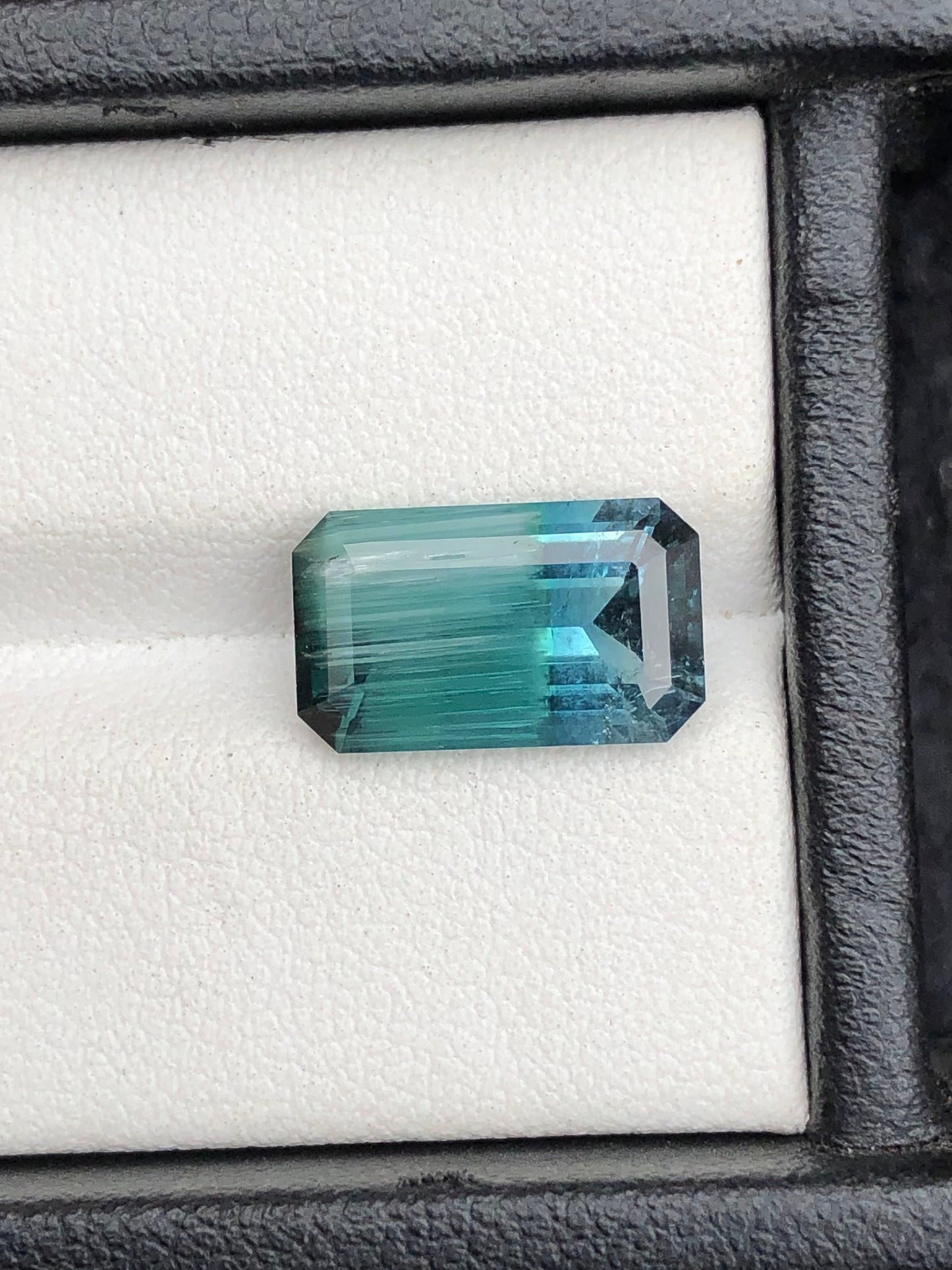 4.55 carat neon blue cats eye tourmaline origin Afghanistan dimension:13*8*5mm