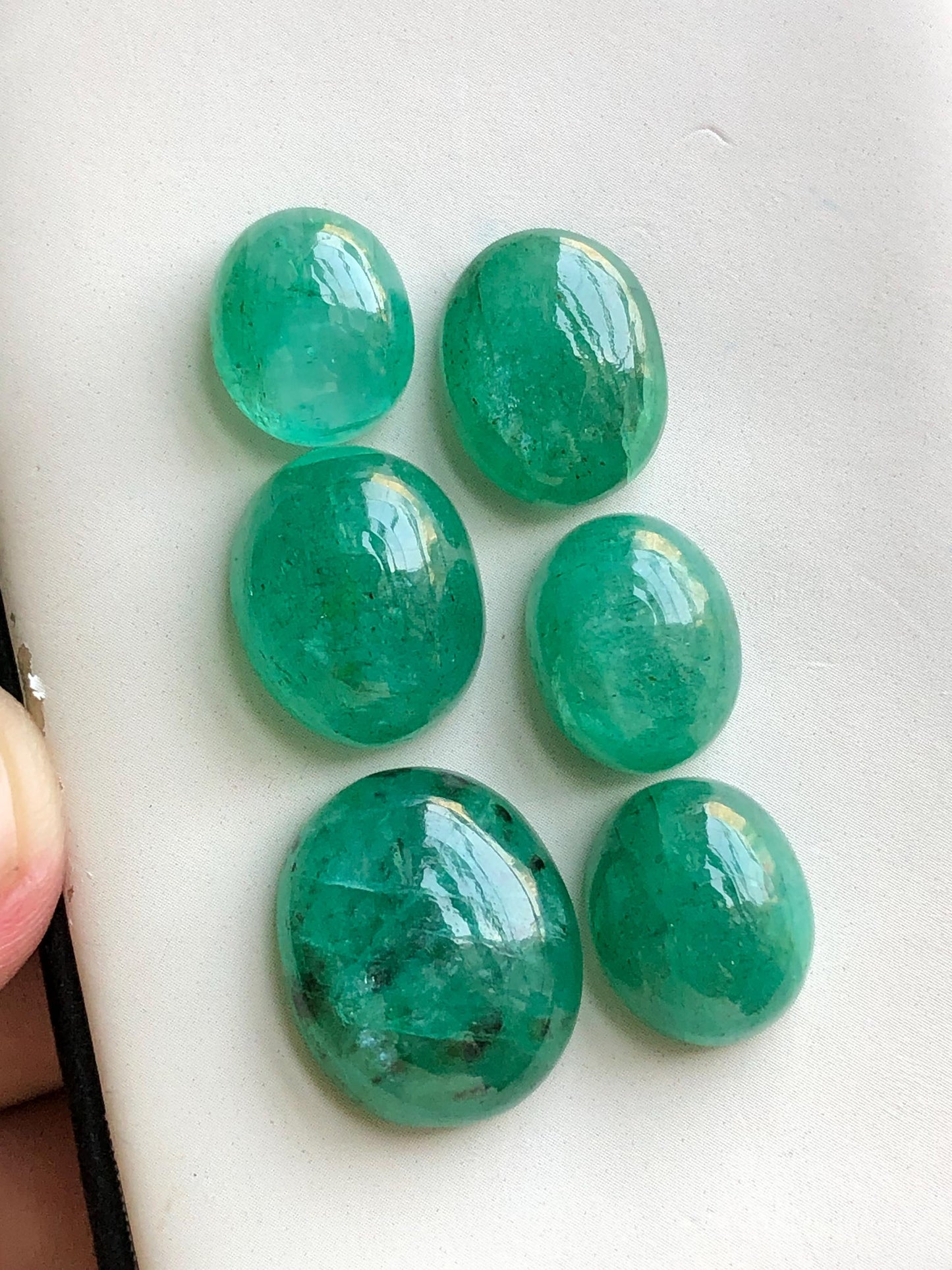 71.30 carats Green beryl cabochons lot