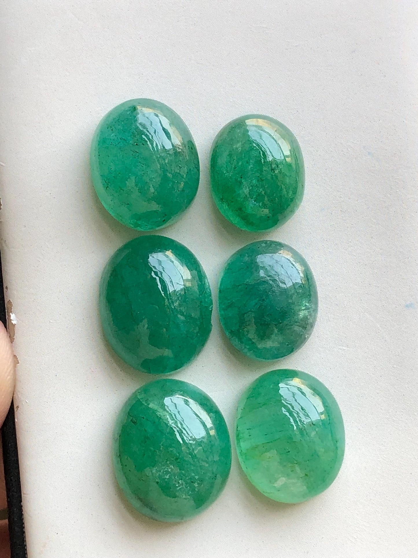 89.50 carats green beryl cabochons lot