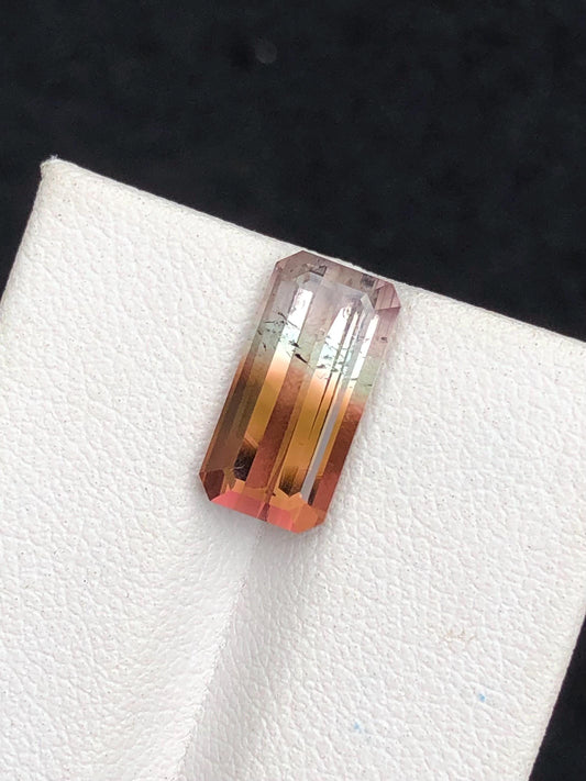 4.60 ct faceted bi colour tourmaline dimension:13*7*6mm