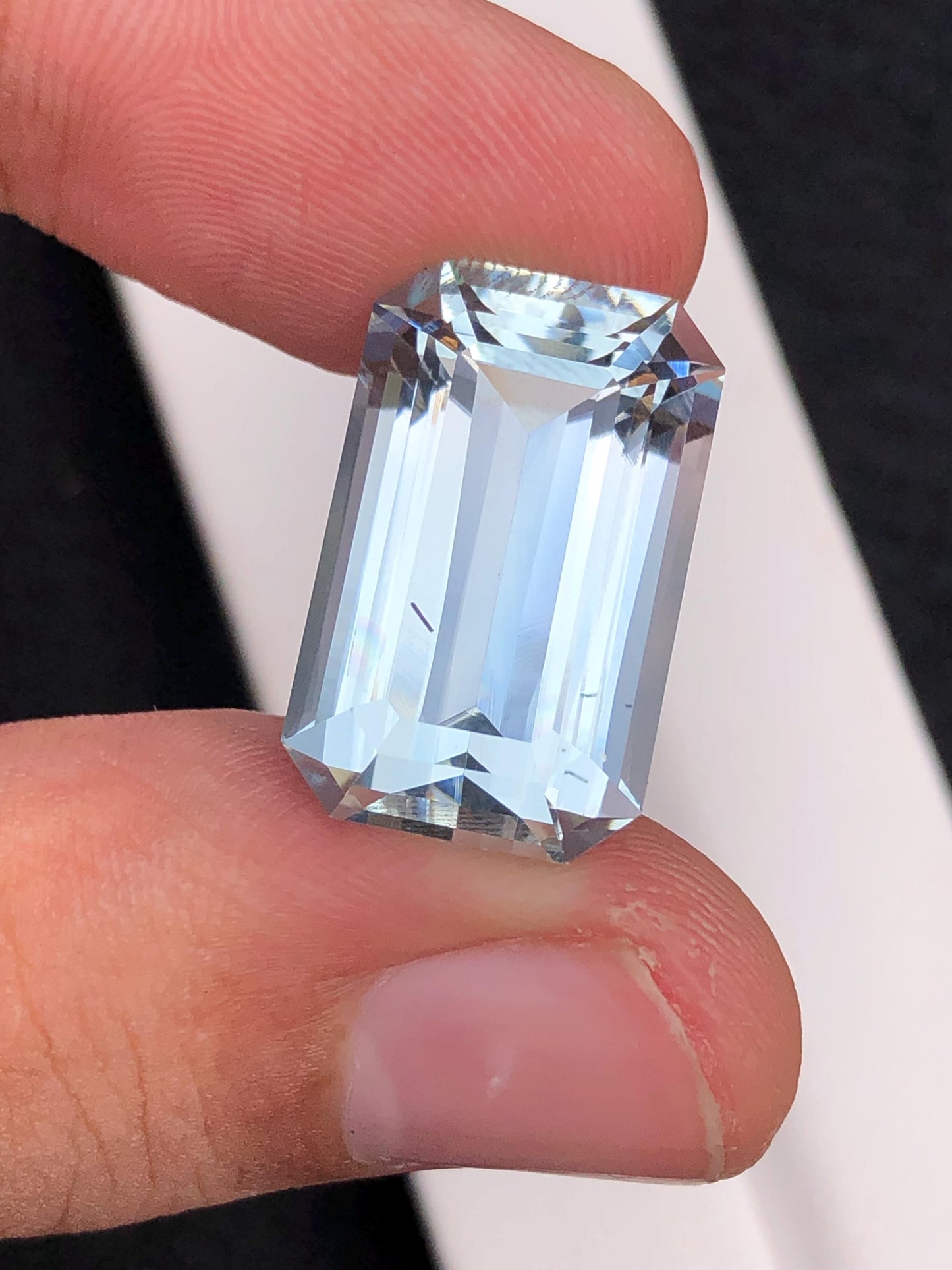 17.75 ct faceted aquamarine dimension:20*13*9mm