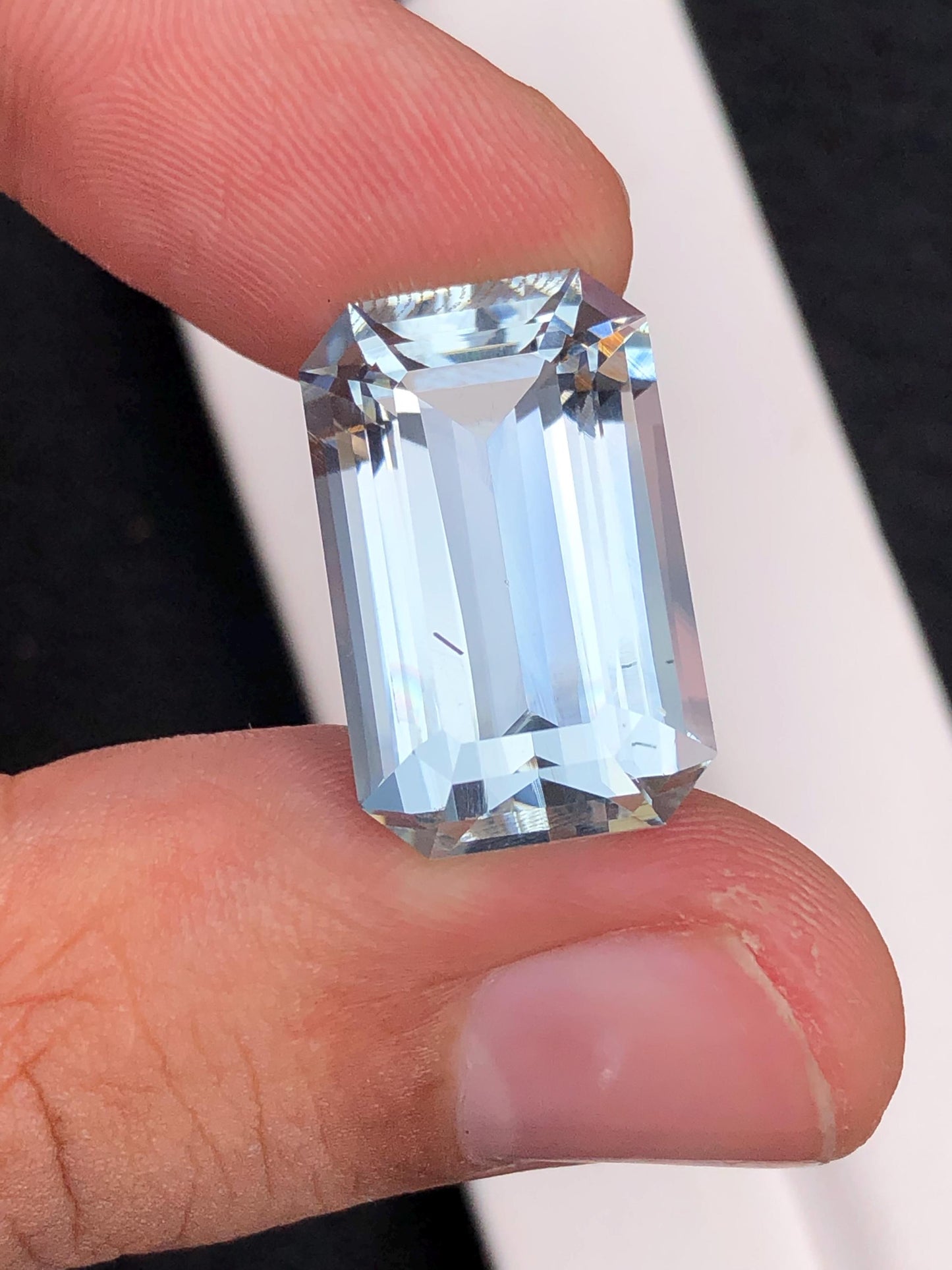 17.75 ct faceted aquamarine dimension:20*13*9mm