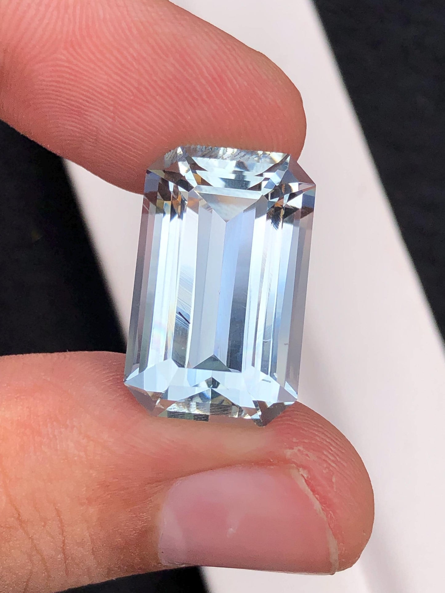 17.75 ct faceted aquamarine dimension:20*13*9mm