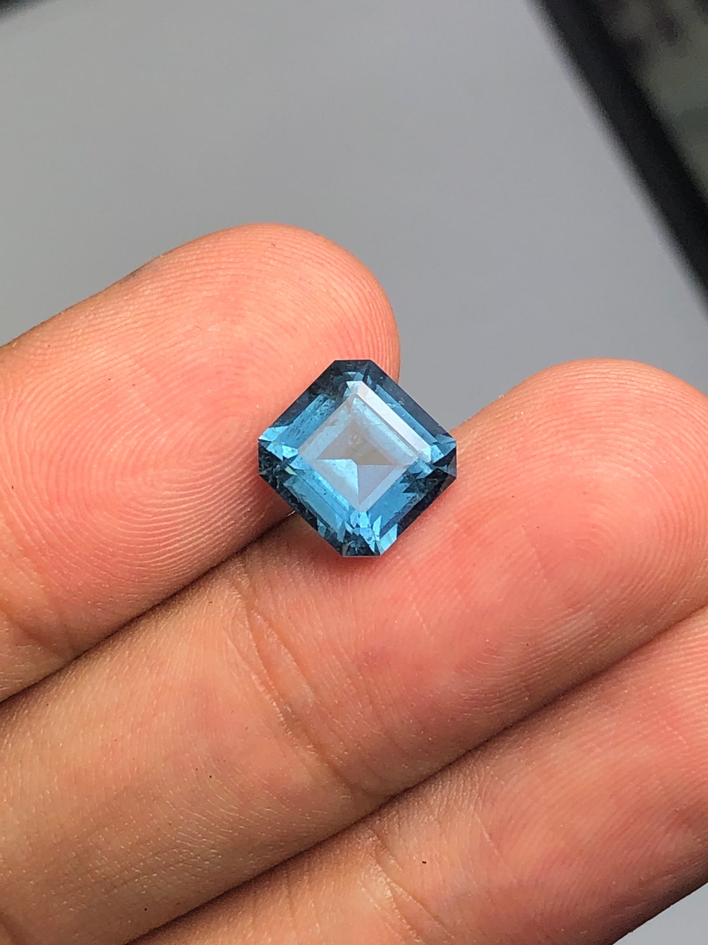 3.30 ct faceted blue tourmaline dimension:9*8*7mm