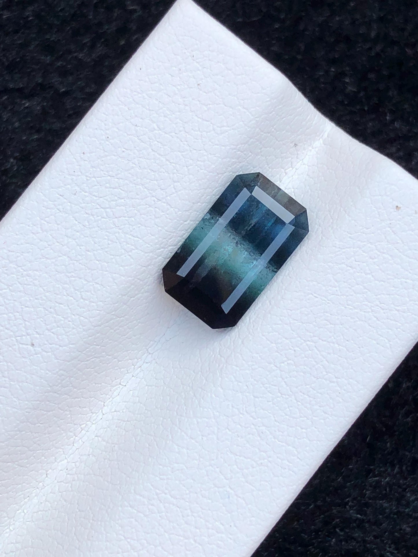 3.5 ct faceted bi colour tourmaline dimension:11*7*5mm