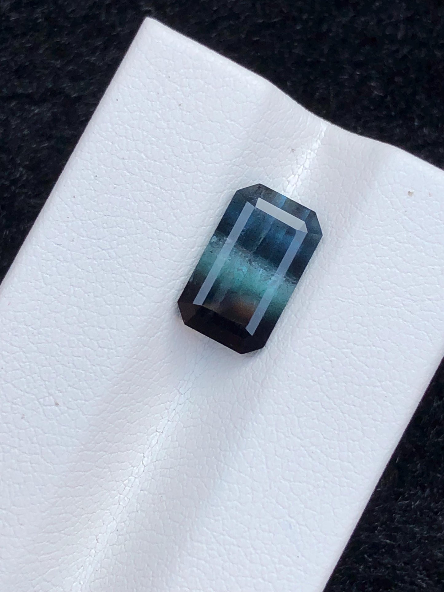 3.5 ct faceted bi colour tourmaline dimension:11*7*5mm