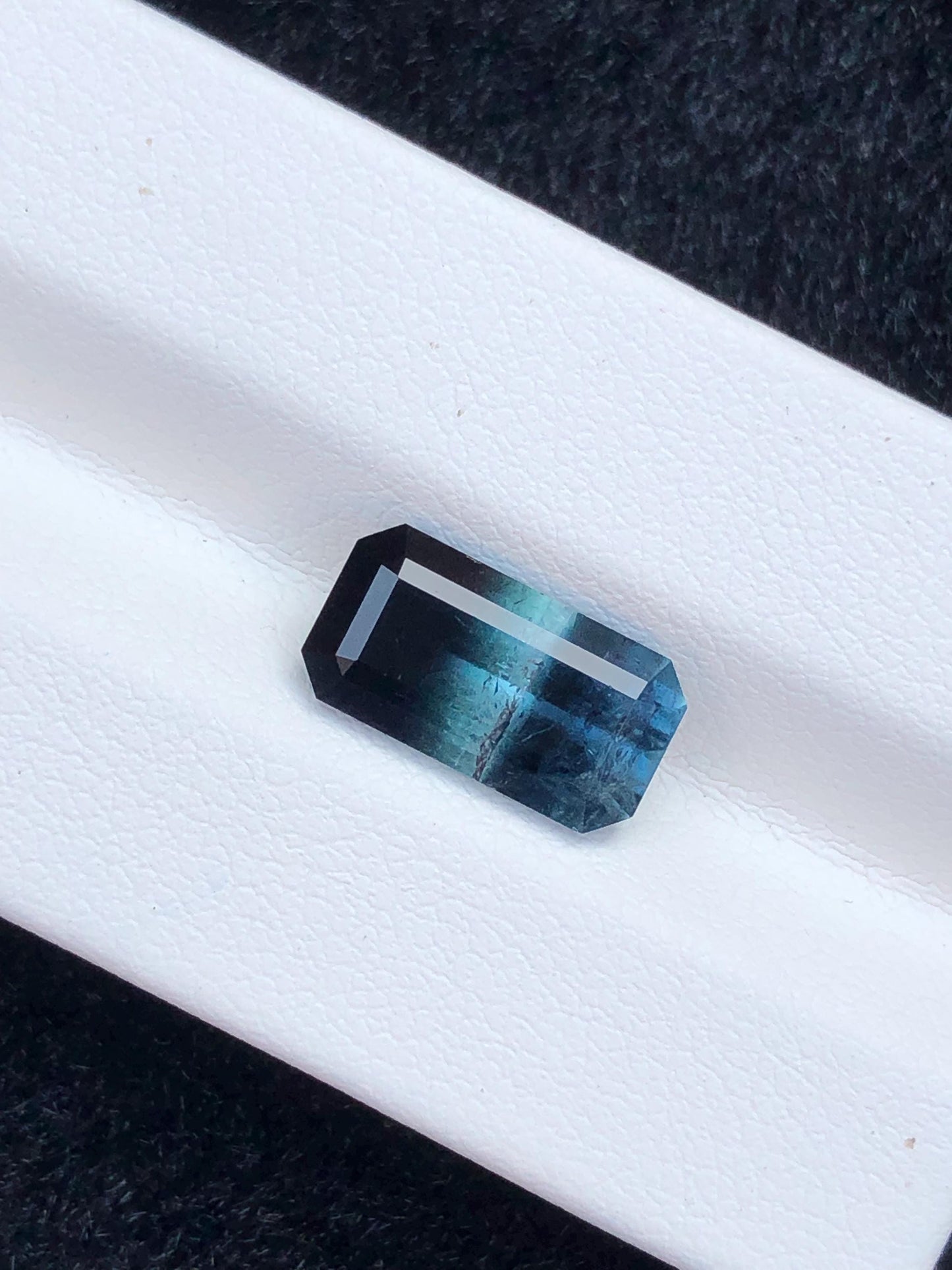 4.20 ct faceted bi colour tourmaline dimension:12.5*7*5mm