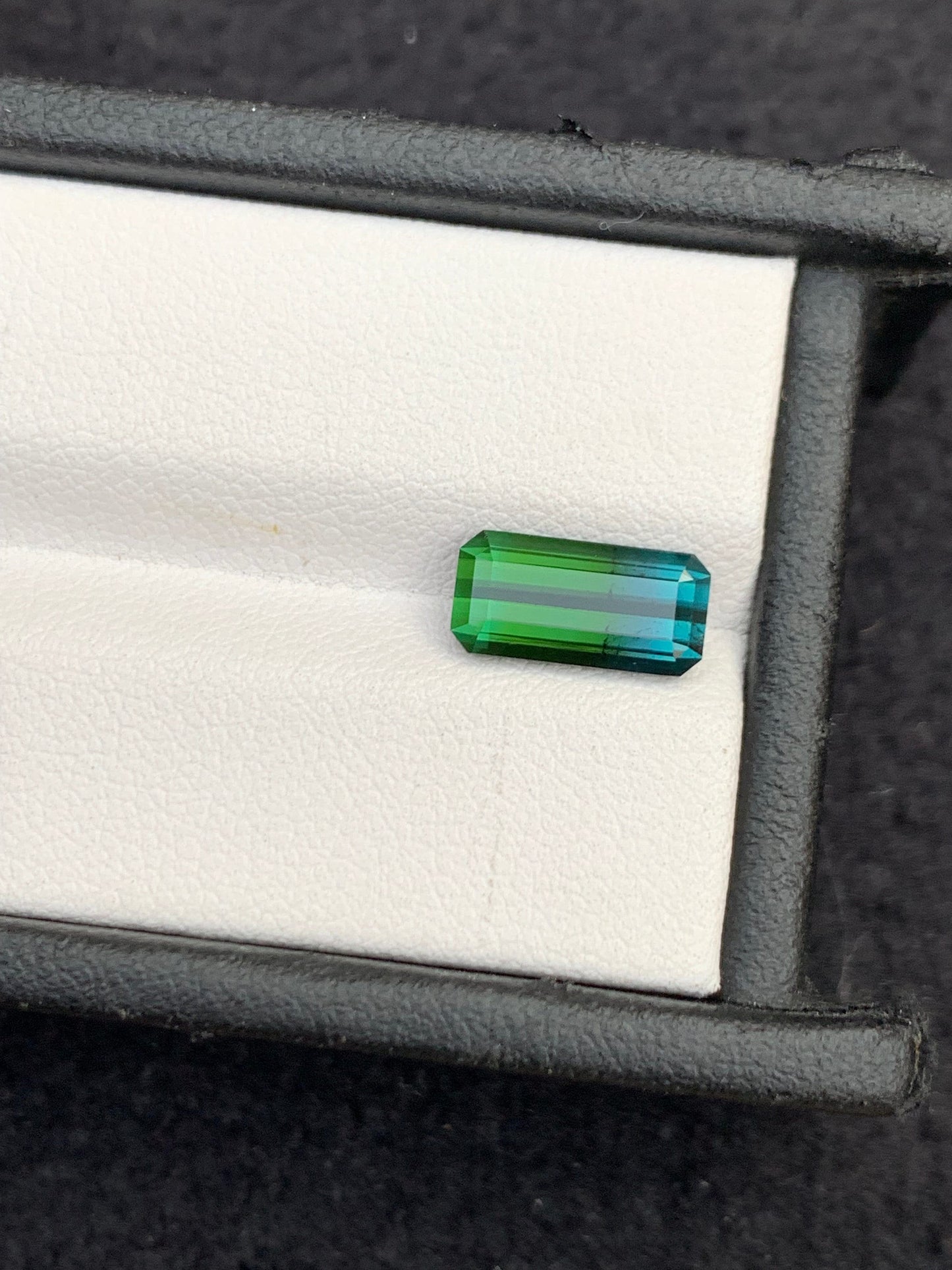 2.50 ct faceted I colour tourmaline dimension:11*6*5mm