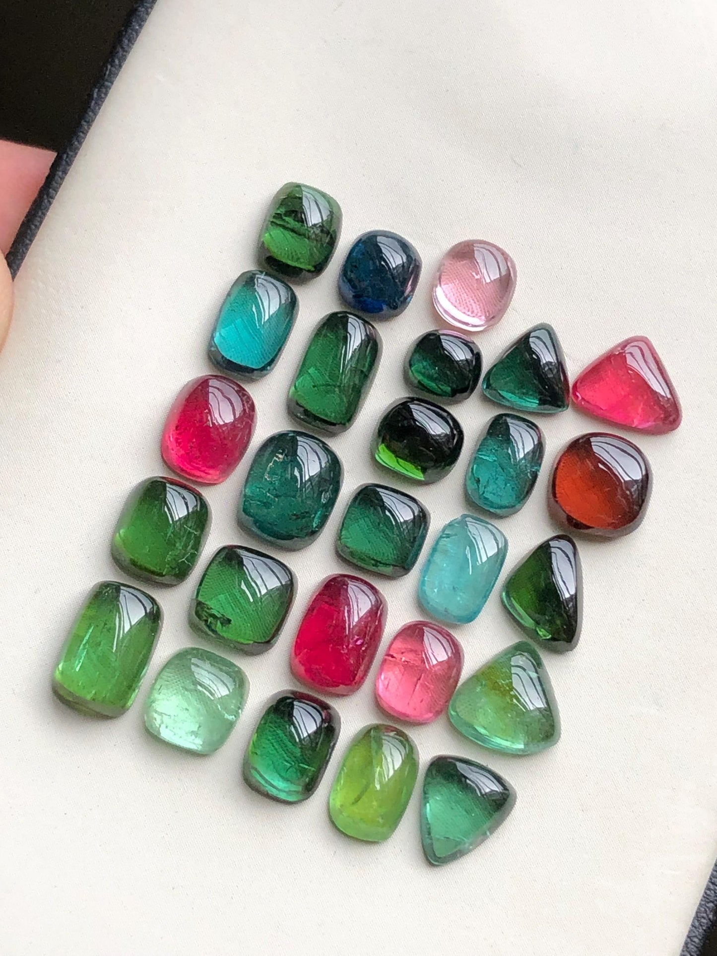 Multi colours tourmaline cabochons lot 32.60 carats