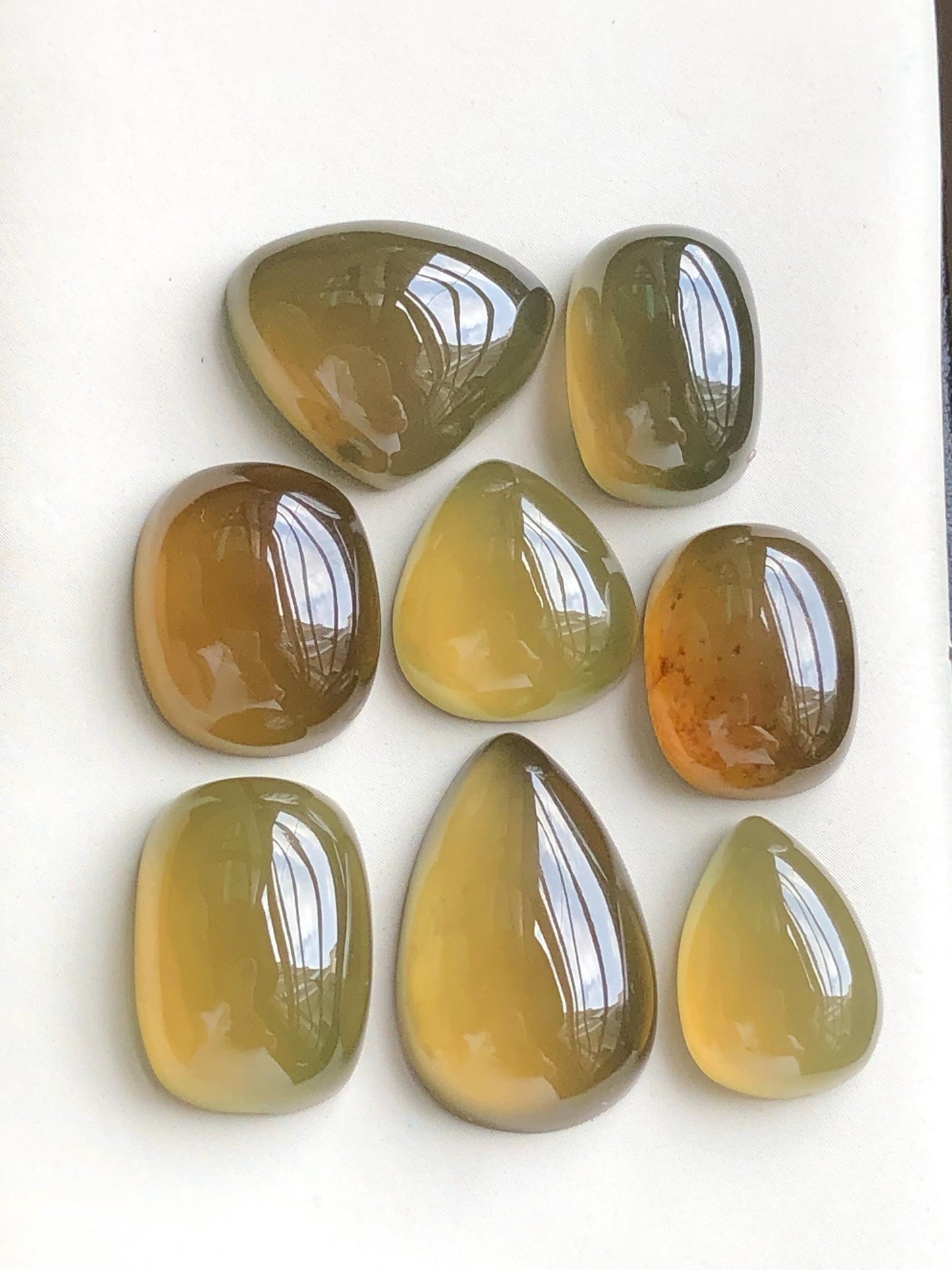 Natural solar cabochons lot 128 carats