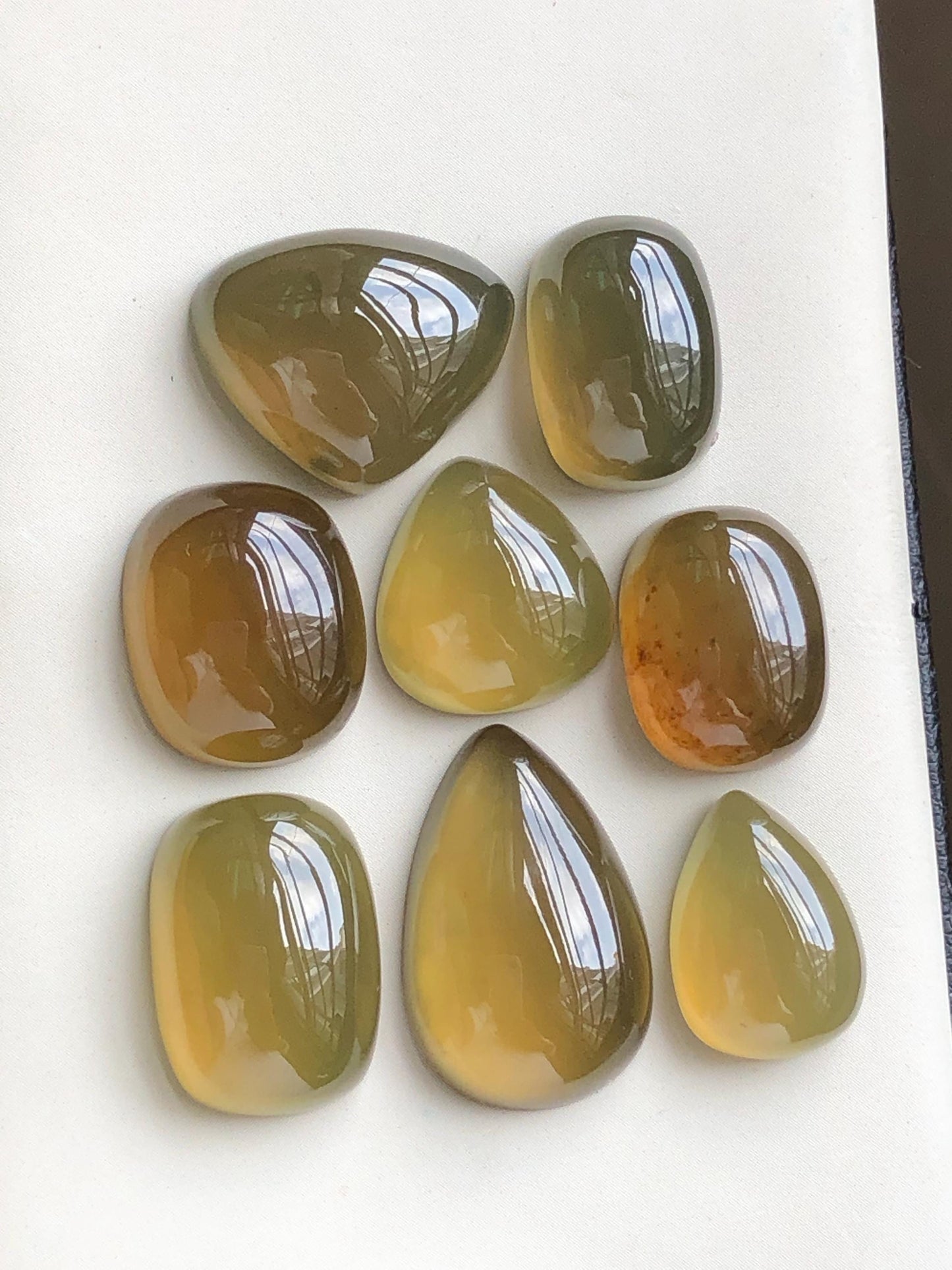 Natural solar cabochons lot 128 carats