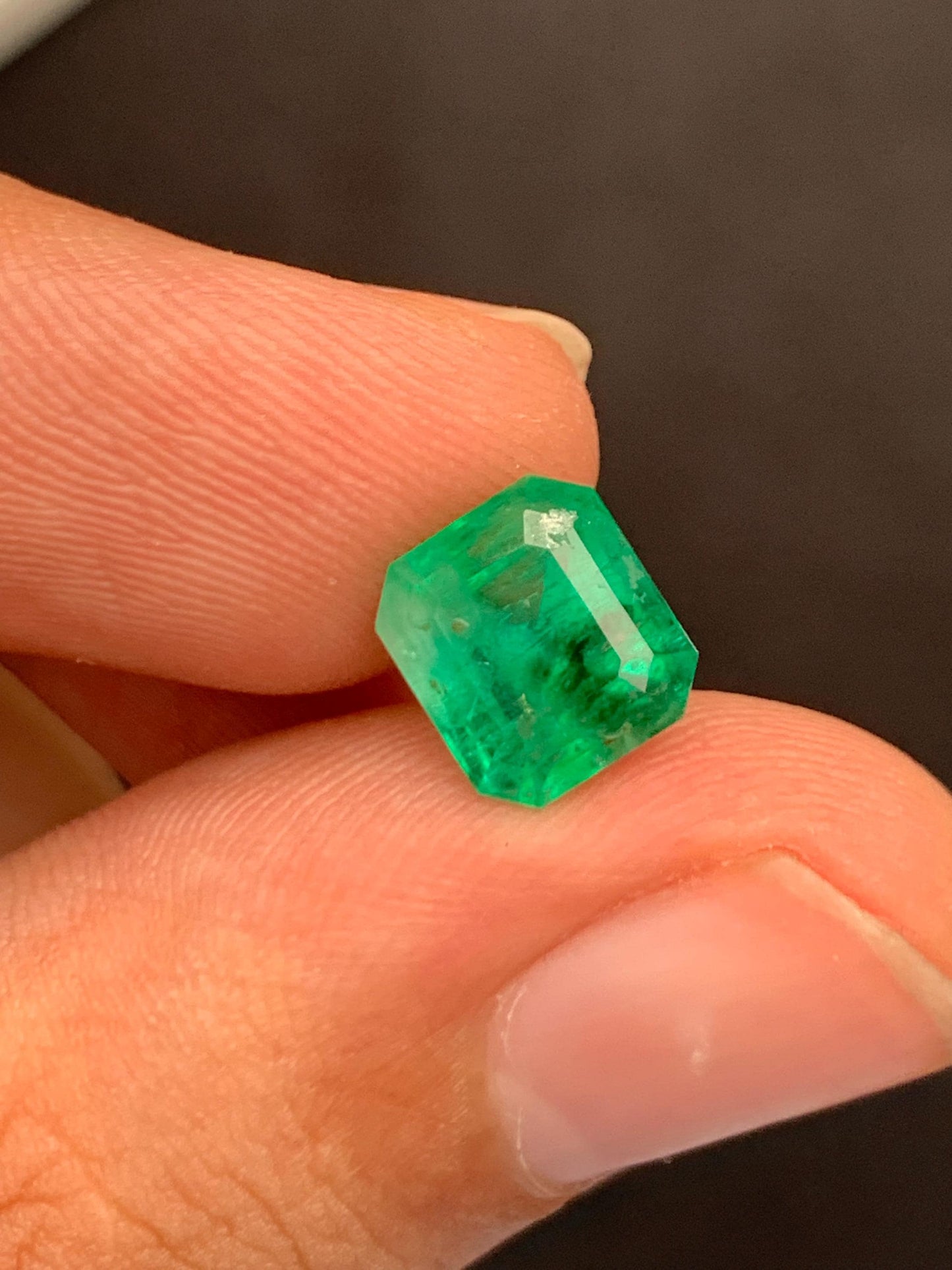 2.60 ct faceted swat emerald dimension:9*7.5*6mm