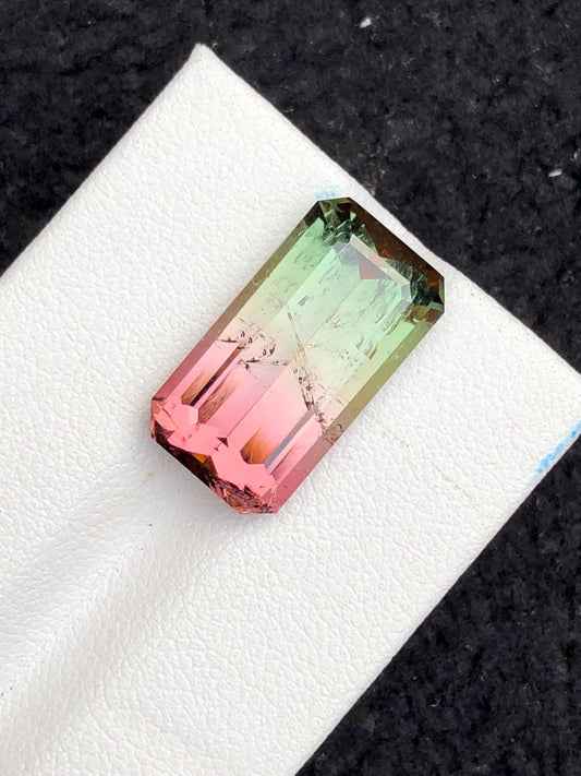 11.50 ct faceted bi colour tourmaline dimension:18.5*10*7mm