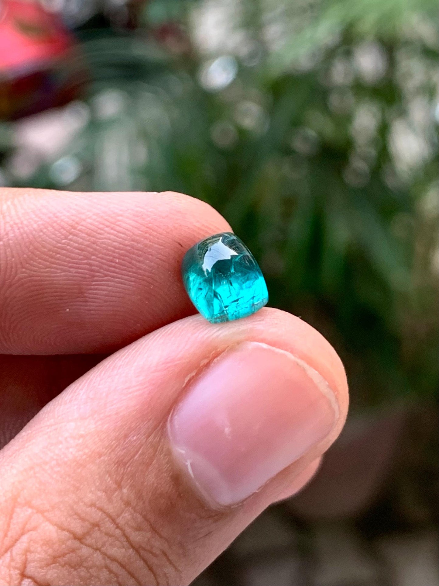 2.50 ct neon blue tourmaline cabochon size:7.5mm long