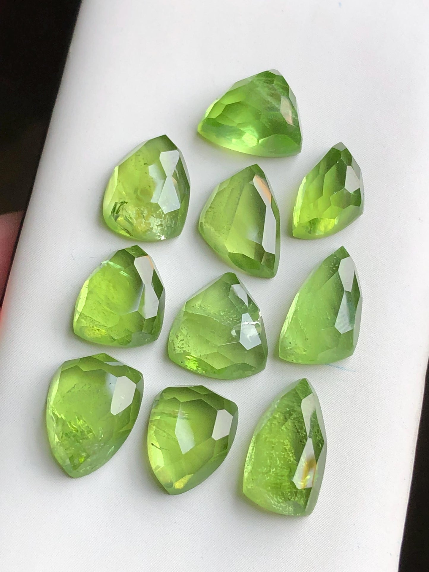 59.80 carats Peridot rose cuts lot