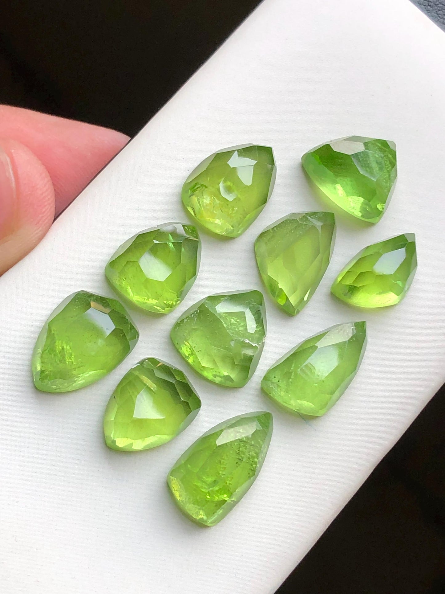 59.80 carats Peridot rose cuts lot