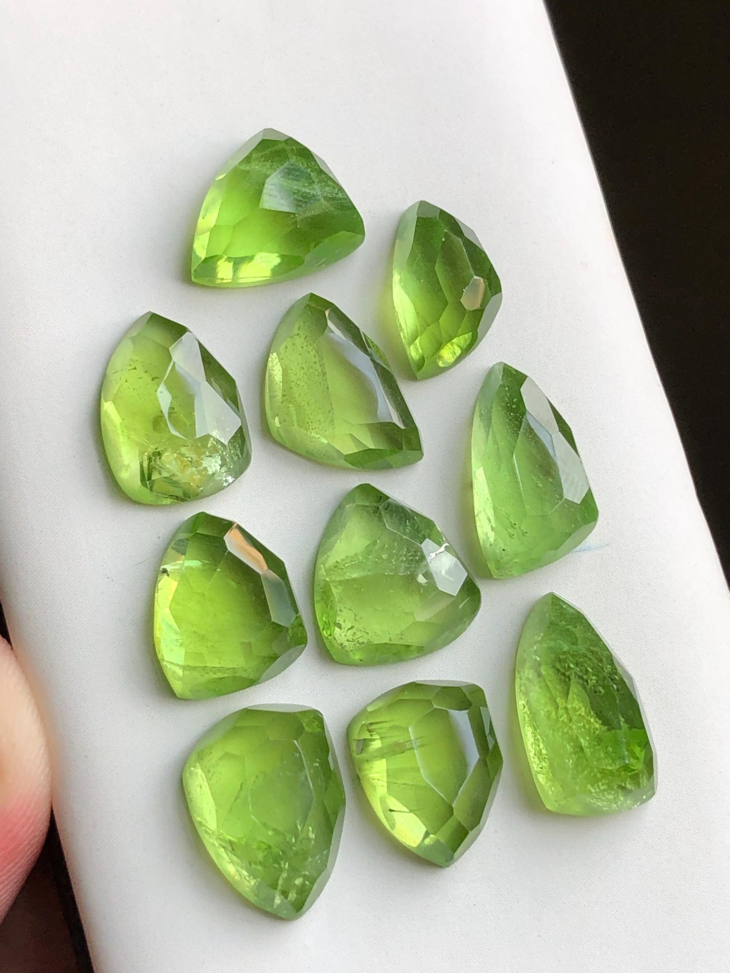 59.80 carats Peridot rose cuts lot