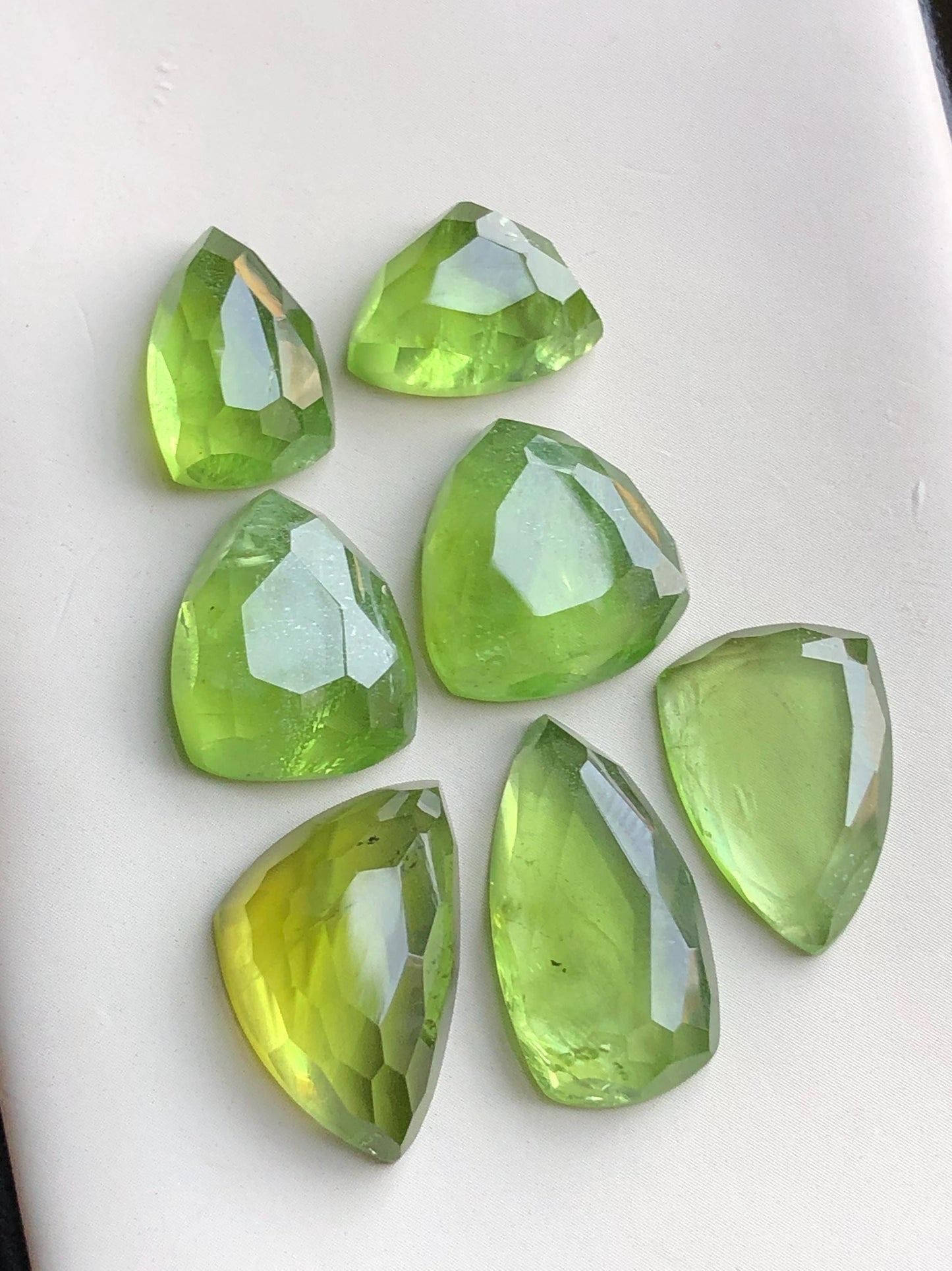 70 carats Peridot rose cuts lot