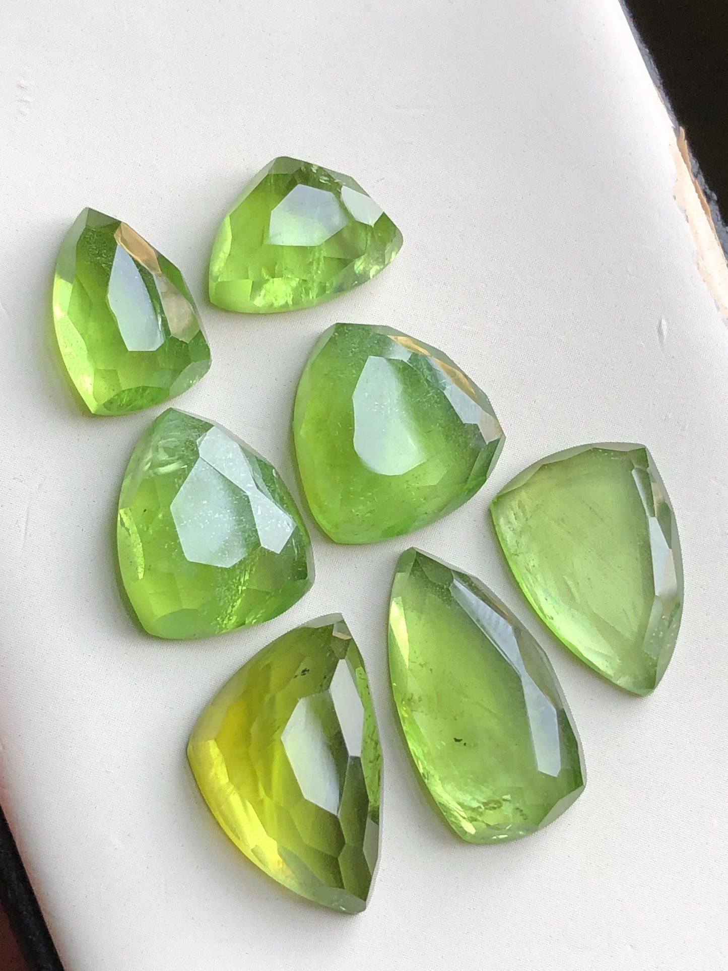 70 carats Peridot rose cuts lot