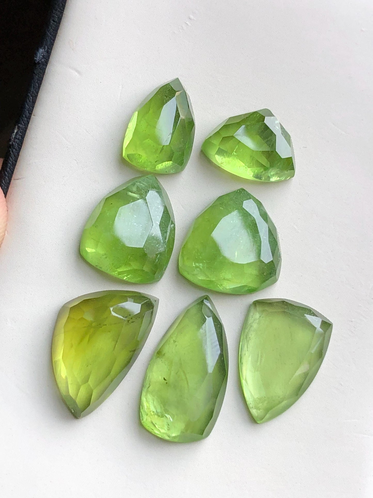 70 carats Peridot rose cuts lot