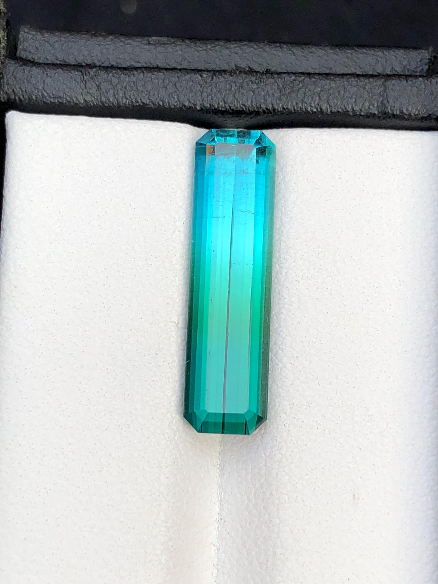 6.30 ct faceted bi colour tourmaline dimension:22*6*5mm