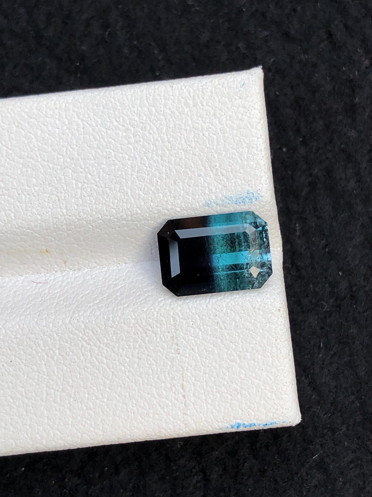 3.25 ct faceted bi colour tourmaline dimension:10*7*5mm