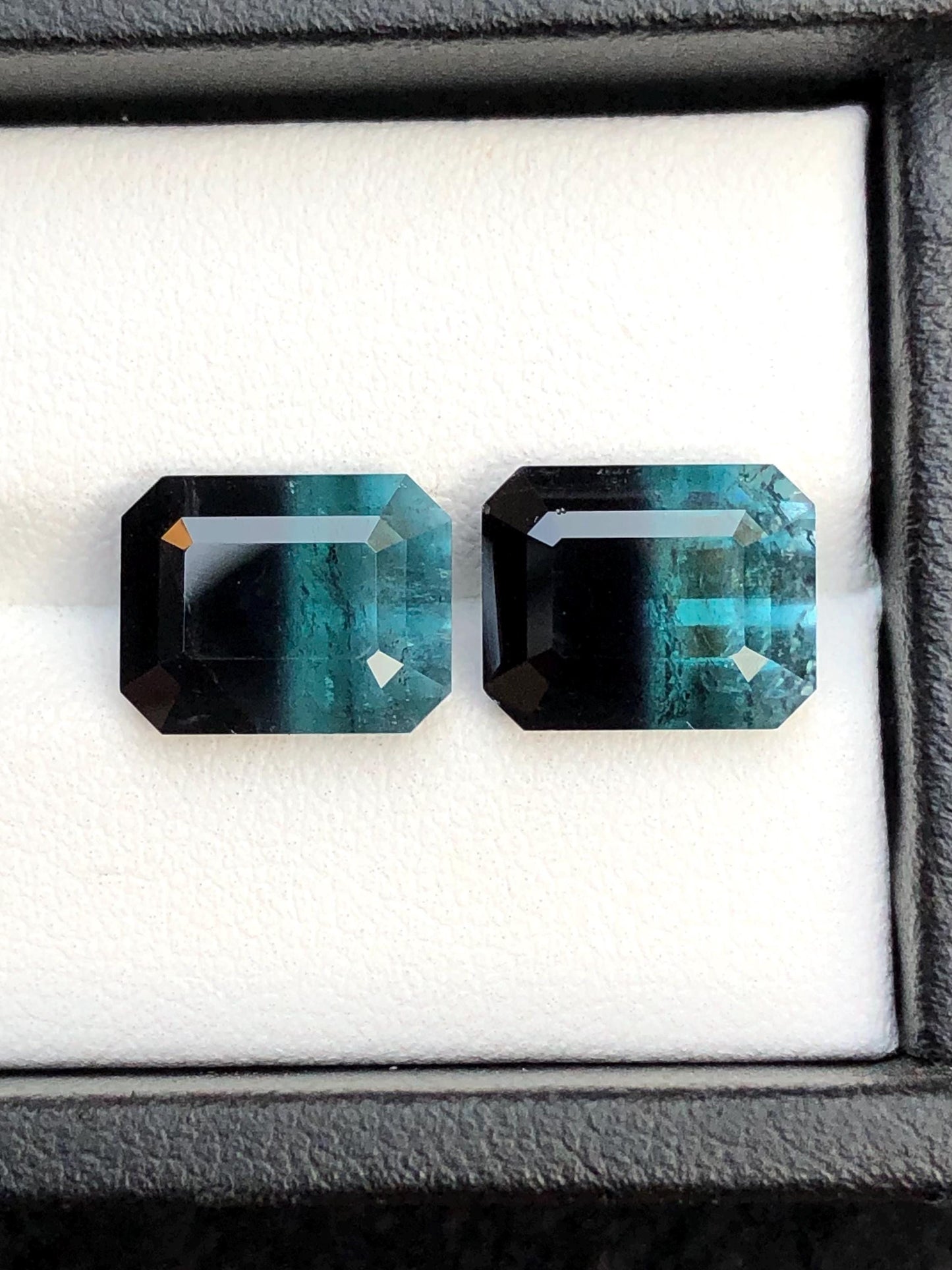 11.70 ct faceted bi colour tourmaline pair dimension:11*8*7mm